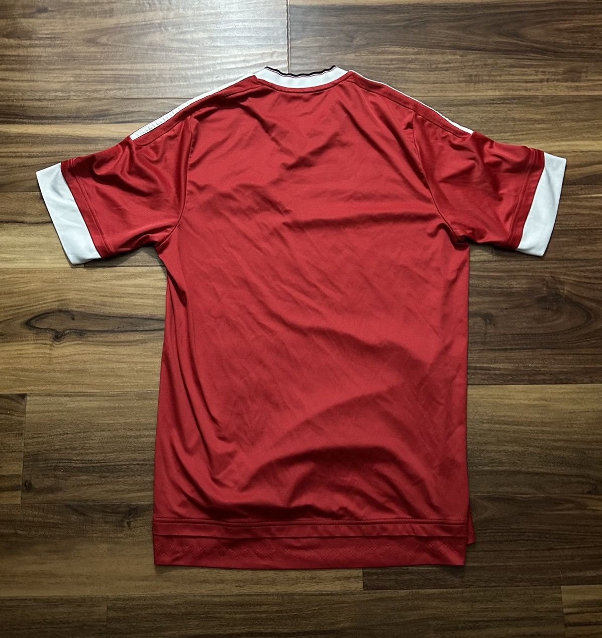 Adidas Manchester United 2015/16 kit Size US M / EU 48-50 / 2 - 3 Thumbnail