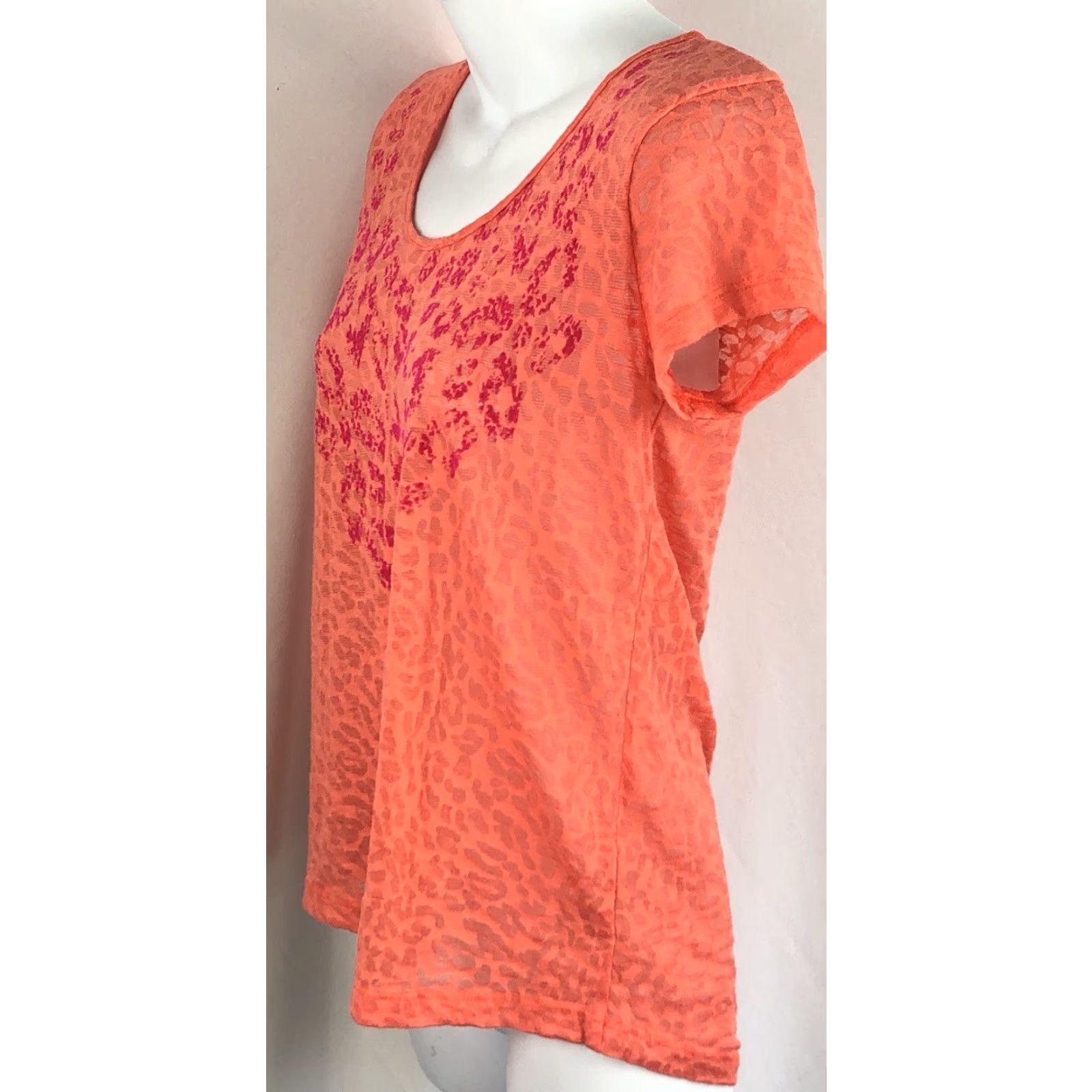 Vintage VINTAGE dELiA*s T-Shirt XS Leopard Leopard Print Scoop Neck Short Sleeve Pullover Orange/Pink Cheetah Pleated 90s Womens Size XS / US 0-2 / IT 36-38 - 2 Thumbnail
