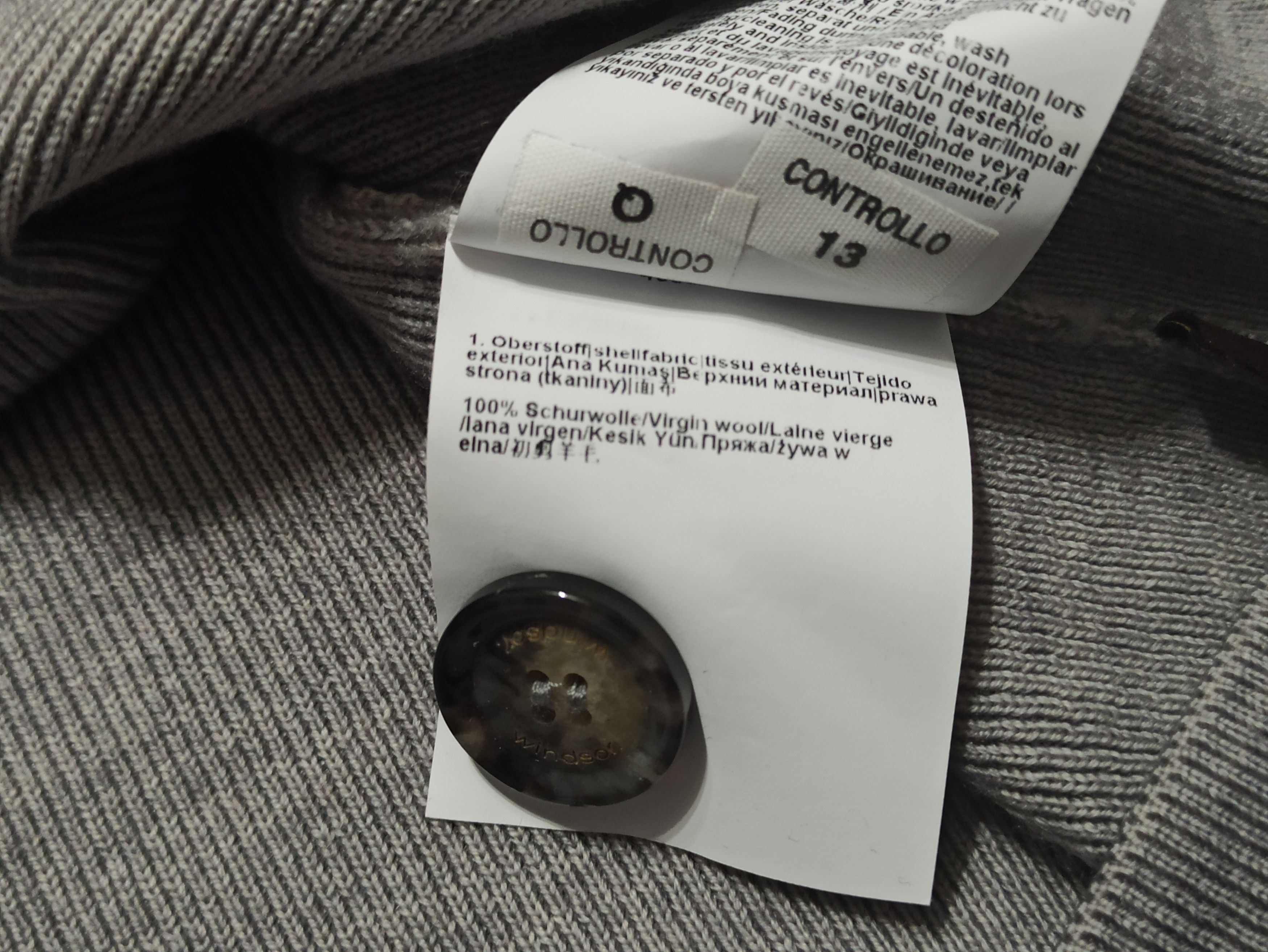 Designer Windsor wool Cardigan Size US M / EU 48-50 / 2 - 3 Thumbnail