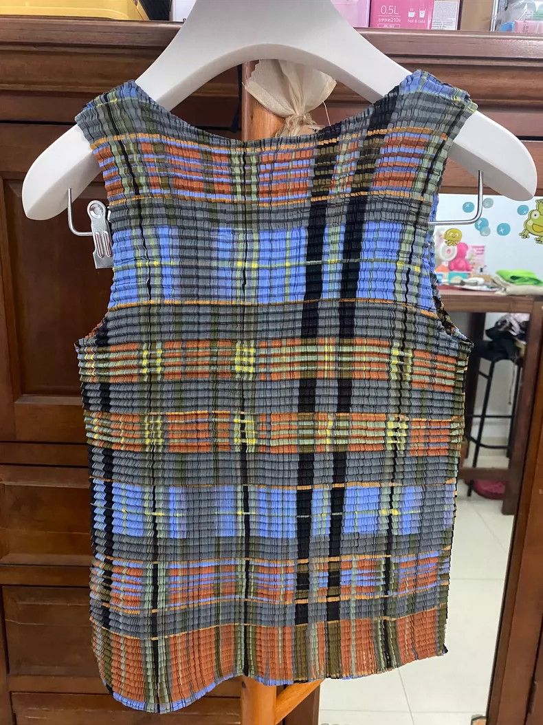Issey Miyake Issey Miyake Brown and blue color-blocked vest Size M / US 6-8 / IT 42-44 - 2 Thumbnail