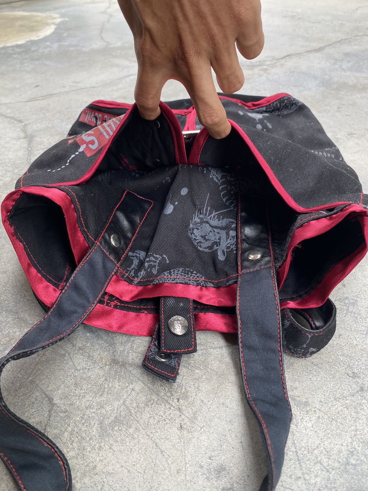 Japanese Brand Vintage Devil H.naoto Multi-Pocket Distressed Tote Bag Size ONE SIZE - 7 Thumbnail