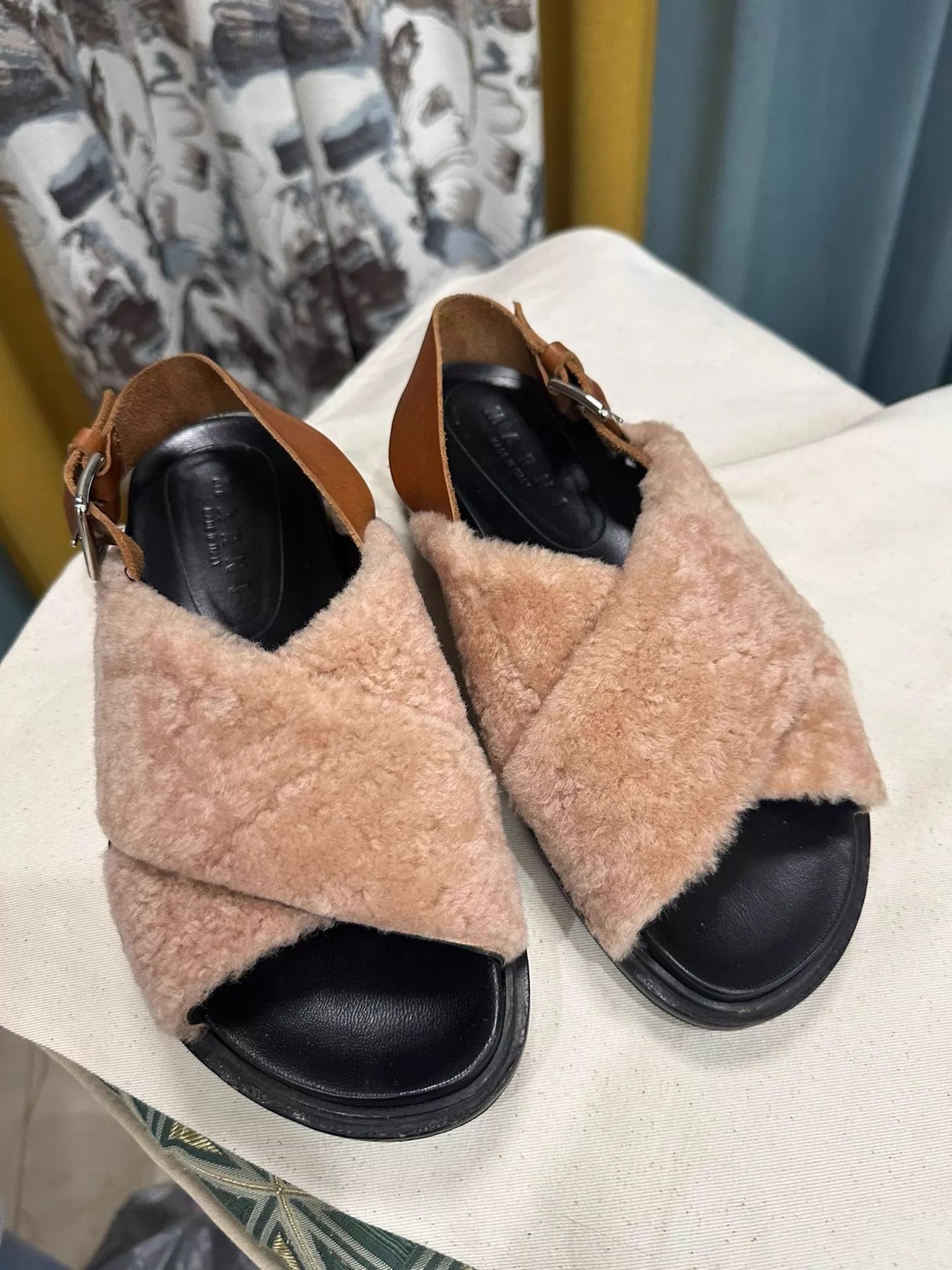 Marni Marni faux fur sandals 37 fits 36 9/10 Size US 6.5 / IT 36.5 - 1 Thumbnail