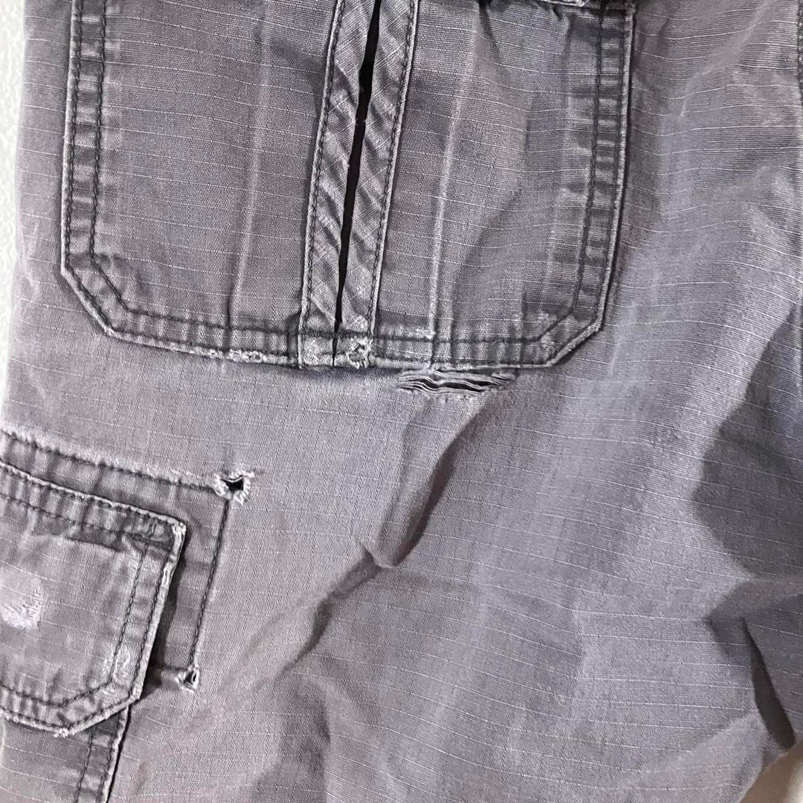Eddie Bauer Eddie Bauer Faded Distressed Cargo Shorts Size US 33 - 5 Thumbnail