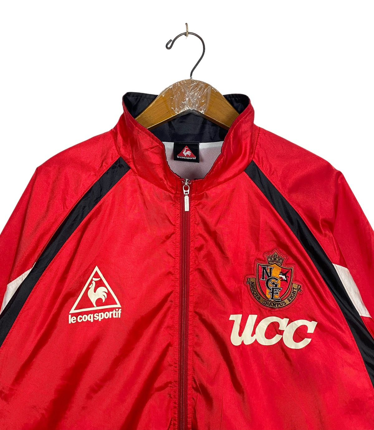 Le Coq Sportif Rare Le Coq Sportif Nagoya Grampus Eight Big Logo Windbreker Size US L / EU 52-54 / 3 - 5 Thumbnail