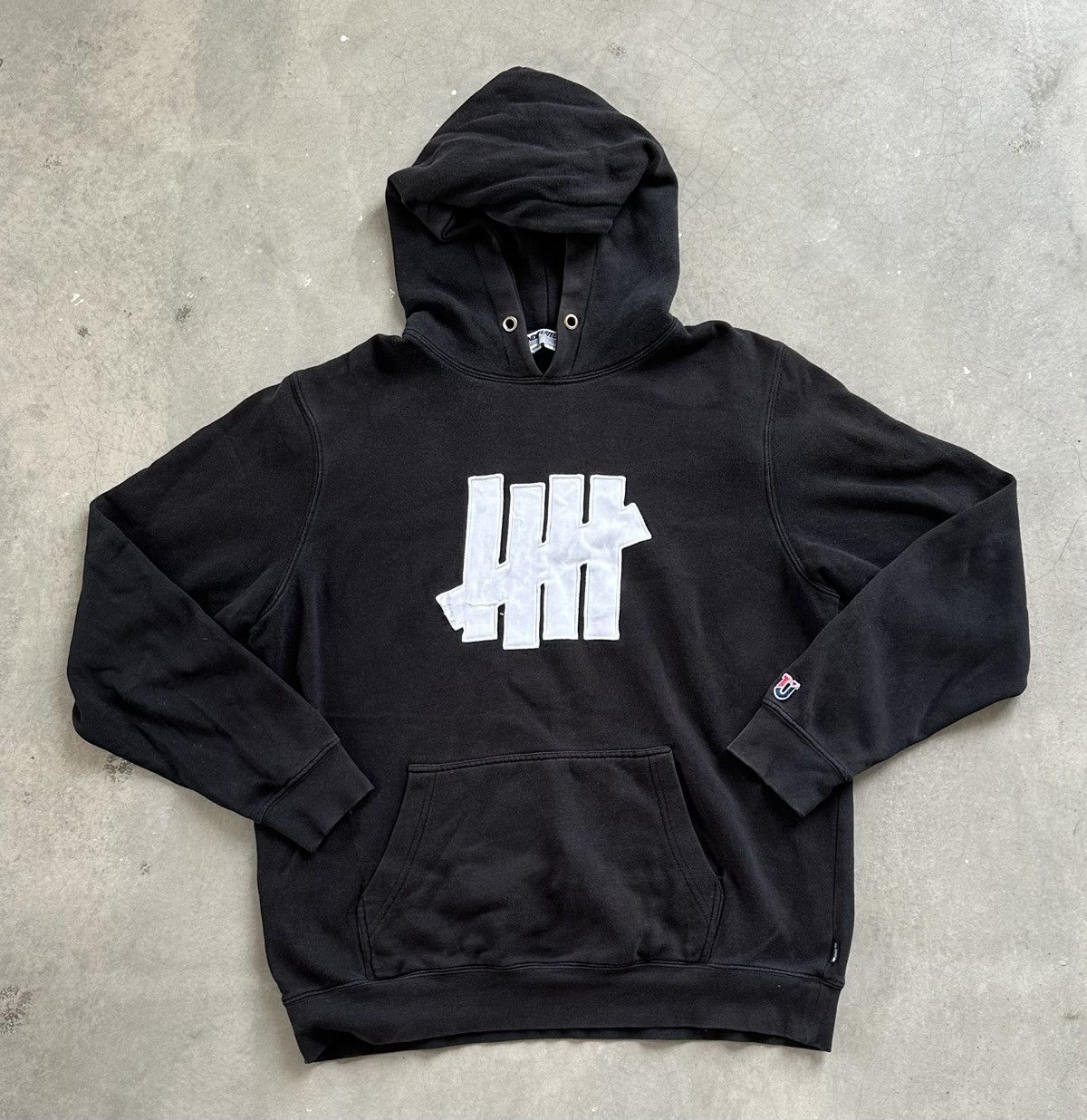 Undefeated × Vintage VINTAGE UNDEFEATED BIG LOGO DISTRESSEDS HOODIE Size US L / EU 52-54 / 3 - 1 Thumbnail