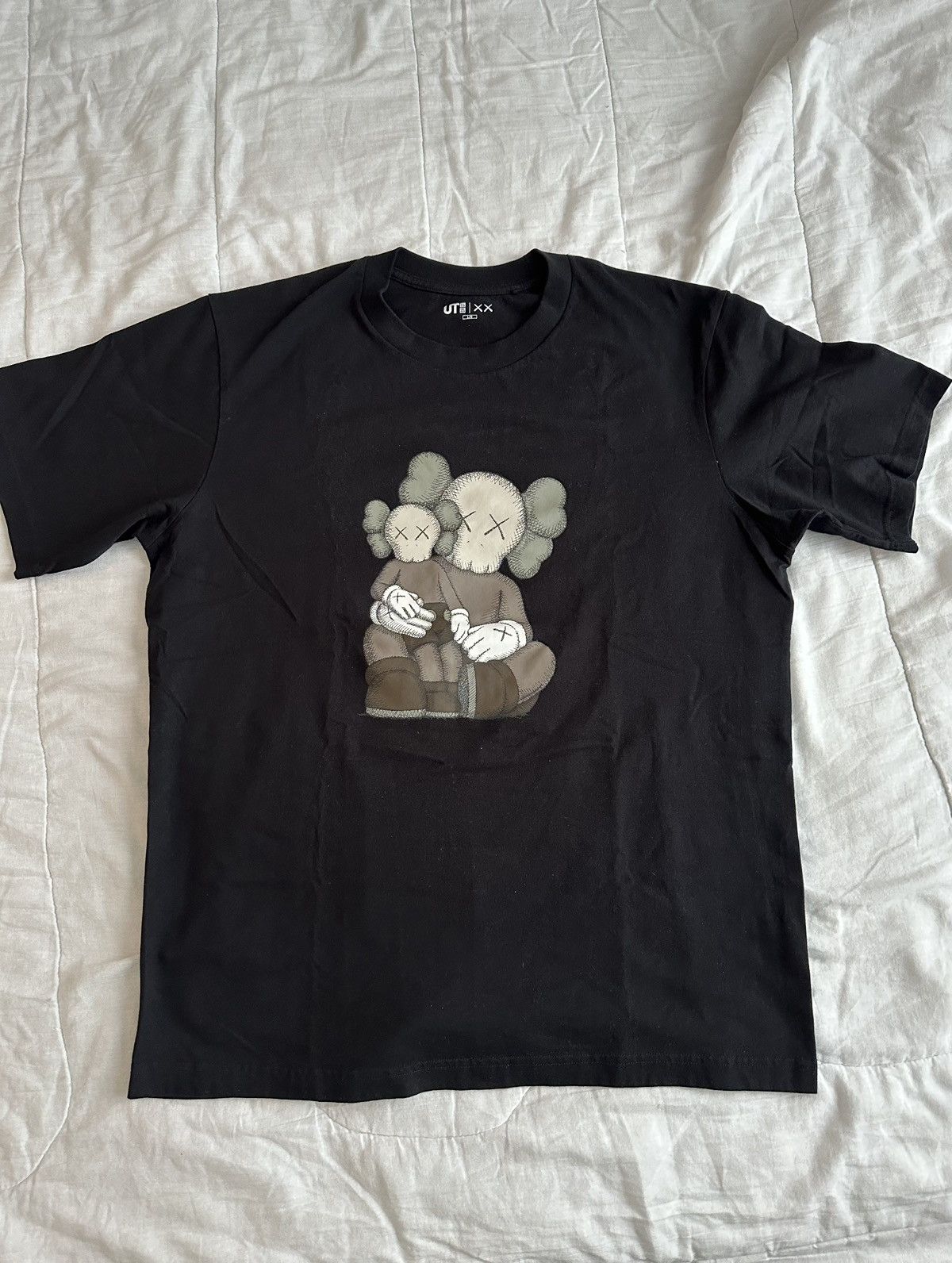 Kaws × Uniqlo UNIQLO x KAWS GRAPHIC TEE (2023) Size US L / EU 52-54 / 3 - 1 Thumbnail