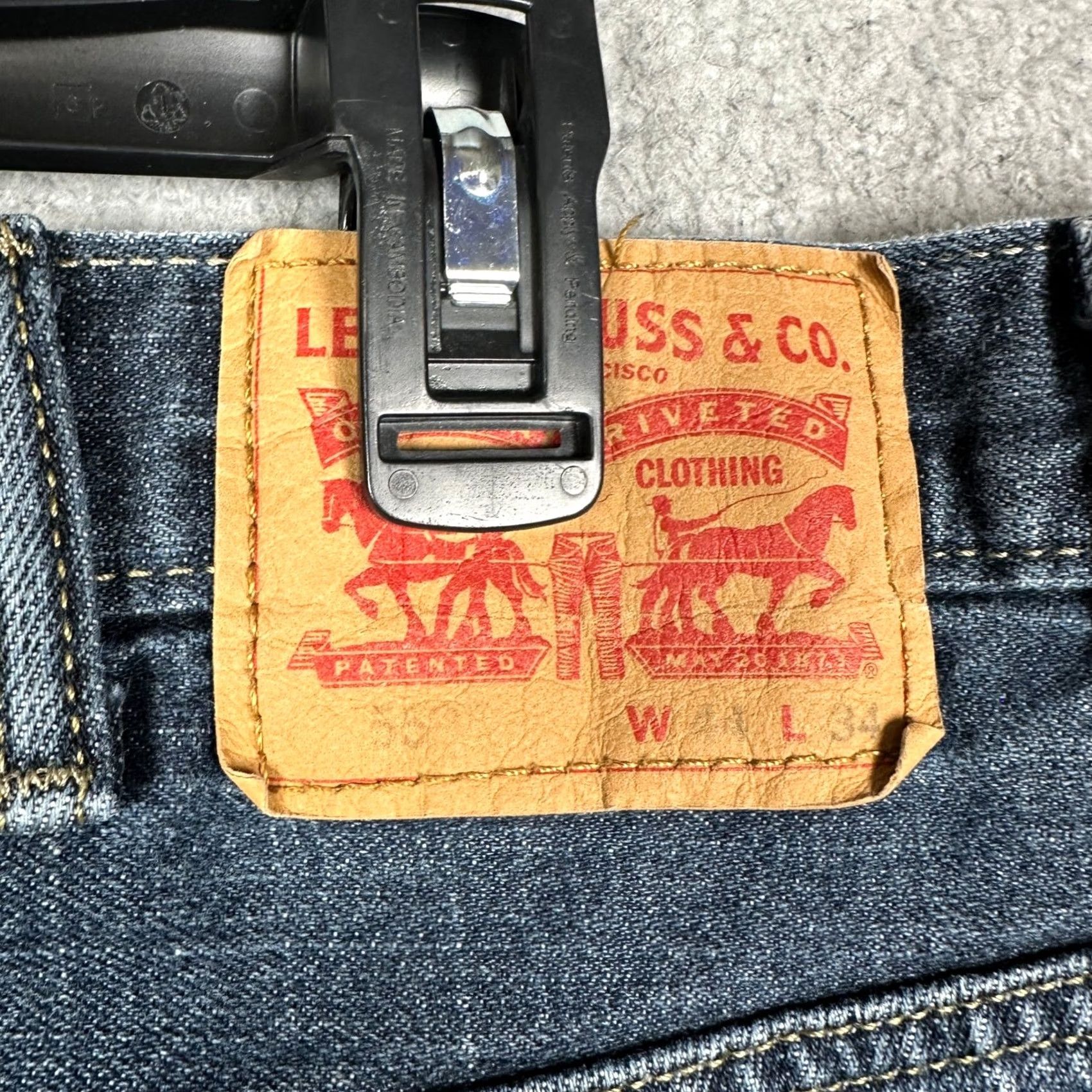 Levi's Levi's Jeans 559 Straight Leg Medium Wash Blue 42x34 Denim 5-Pocket Mens Jeans Size 42 Inseam 32 Zip Button Belt Loops Red Tab Leather Patch Mens Size US 42 / EU 58 - 3 Thumbnail