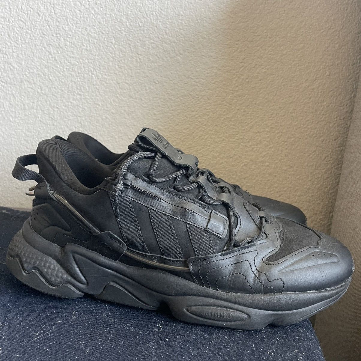 Adidas Adidas Ozweego Size US 9 / EU 42 - 3 Thumbnail