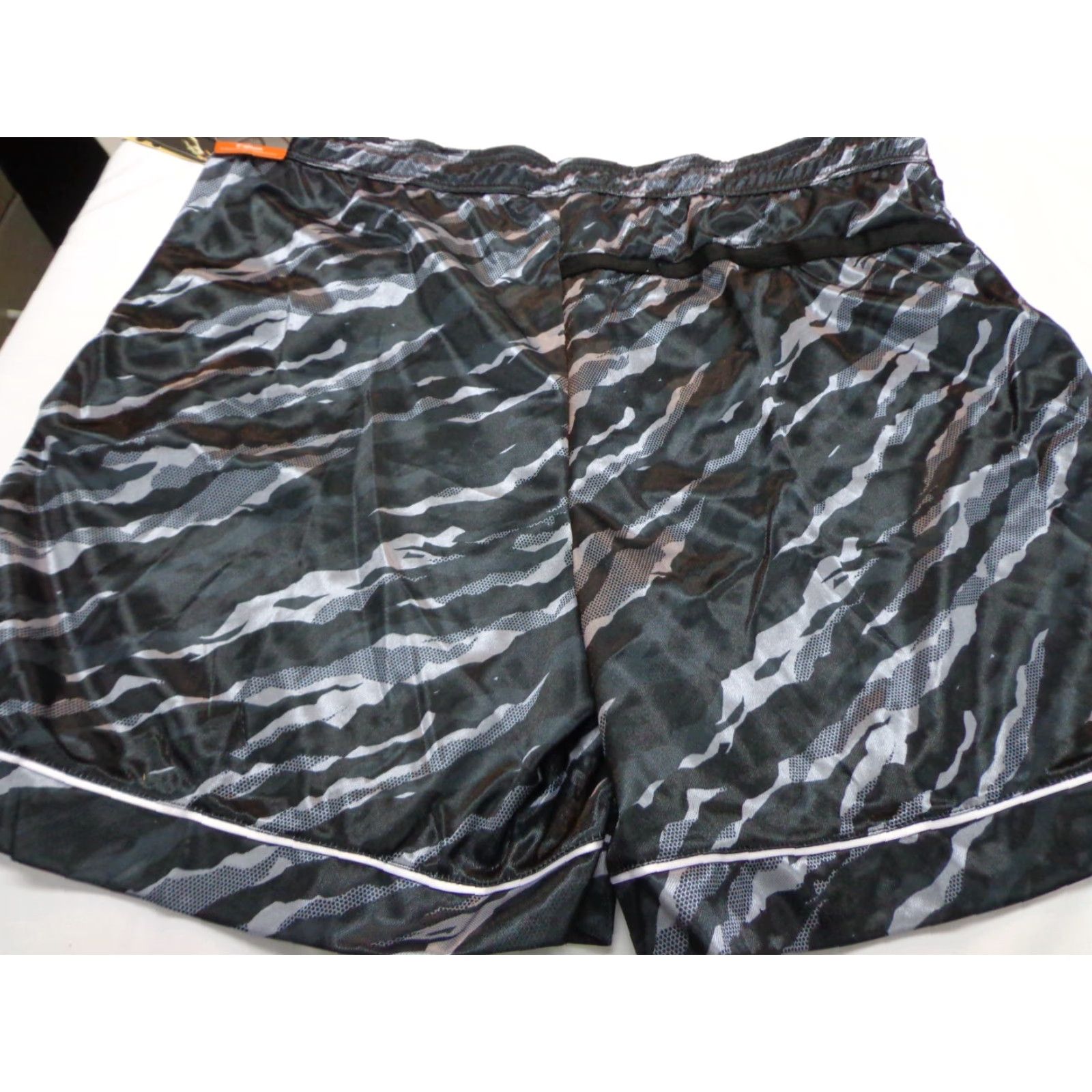 Vintage AND1 Offense Athletic Gym Shorts Mens 3XL Black Gray 8" Inseam Drawstring NEW Size US 39 - 5 Thumbnail
