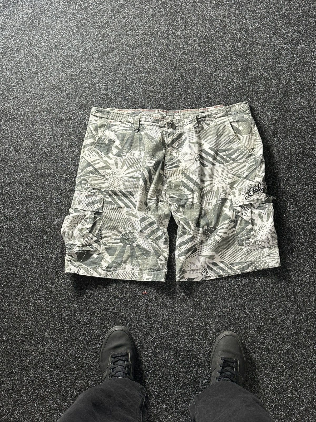 Billabong × Vintage 🚨Vintage BILLABONG OVER PRINT FLOWER Japanese Surf Shorts Size US 42 / EU 58 - 1 Thumbnail