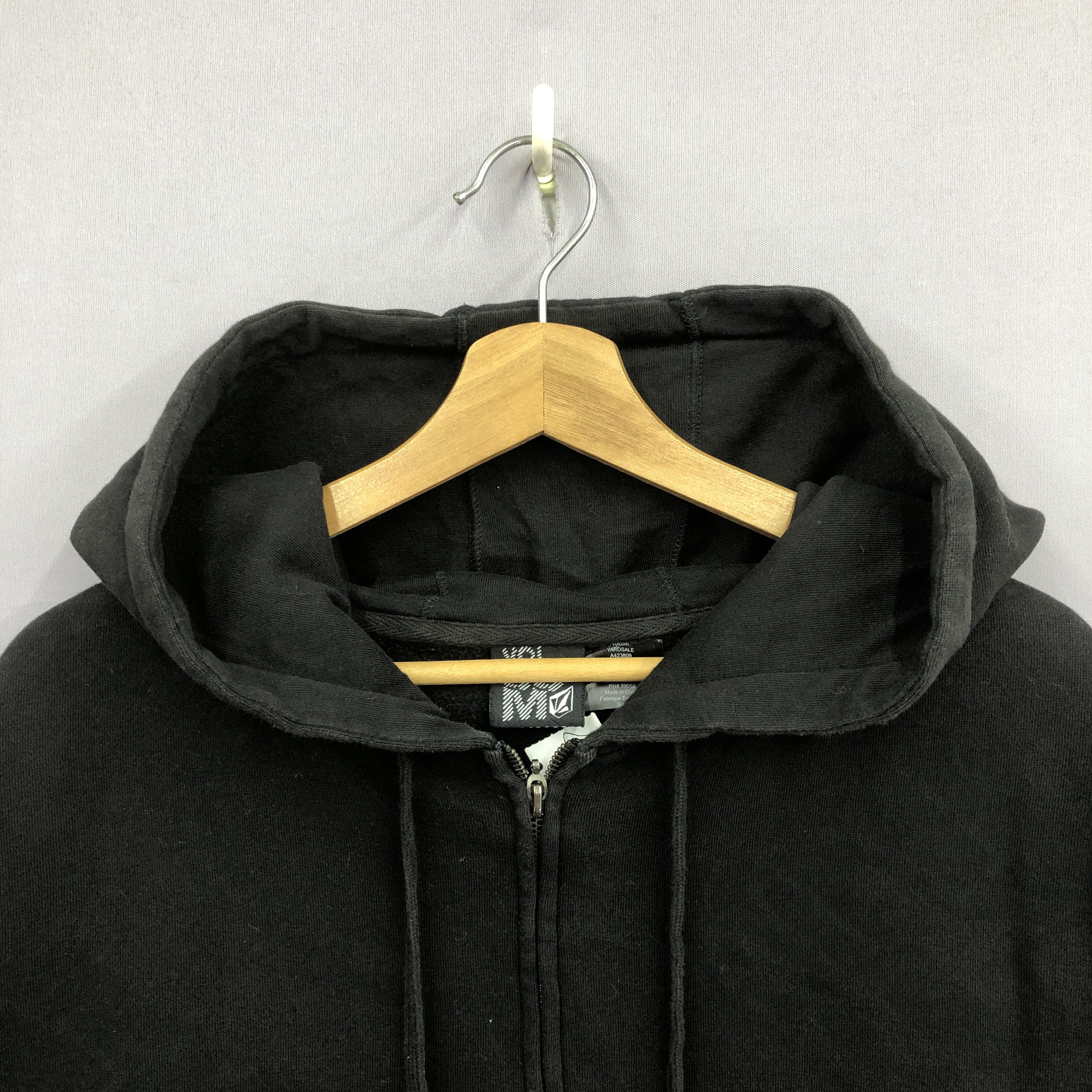 Volcom Vintage Volcom Hoodie Sweatshirt Surfwear Hooded Sweater Size US XL / EU 56 / 4 - 3 Thumbnail