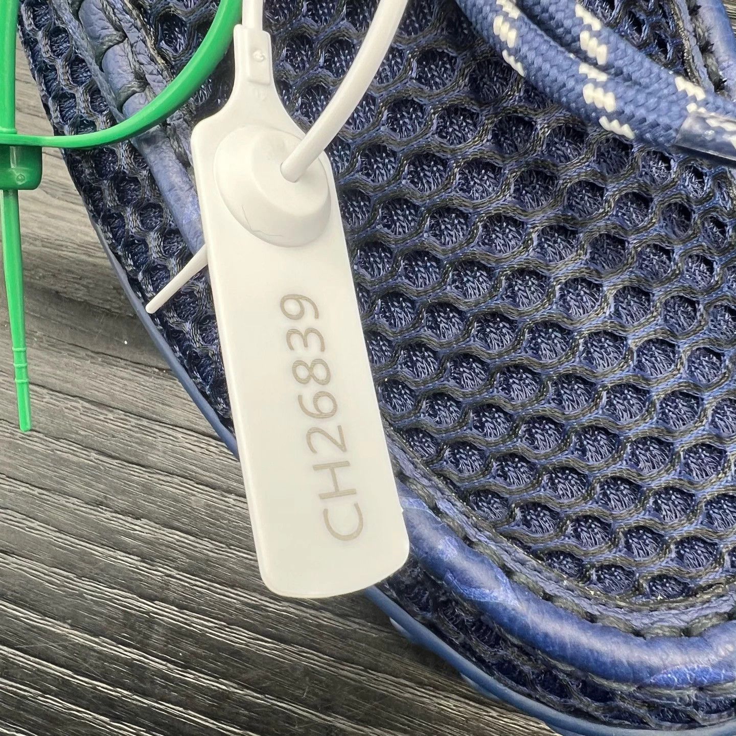Louis Vuitton Louis Vuitton Racer Blue Mesh Sneaker UK9 (43) Size US 10 / EU 43 - 9 Thumbnail