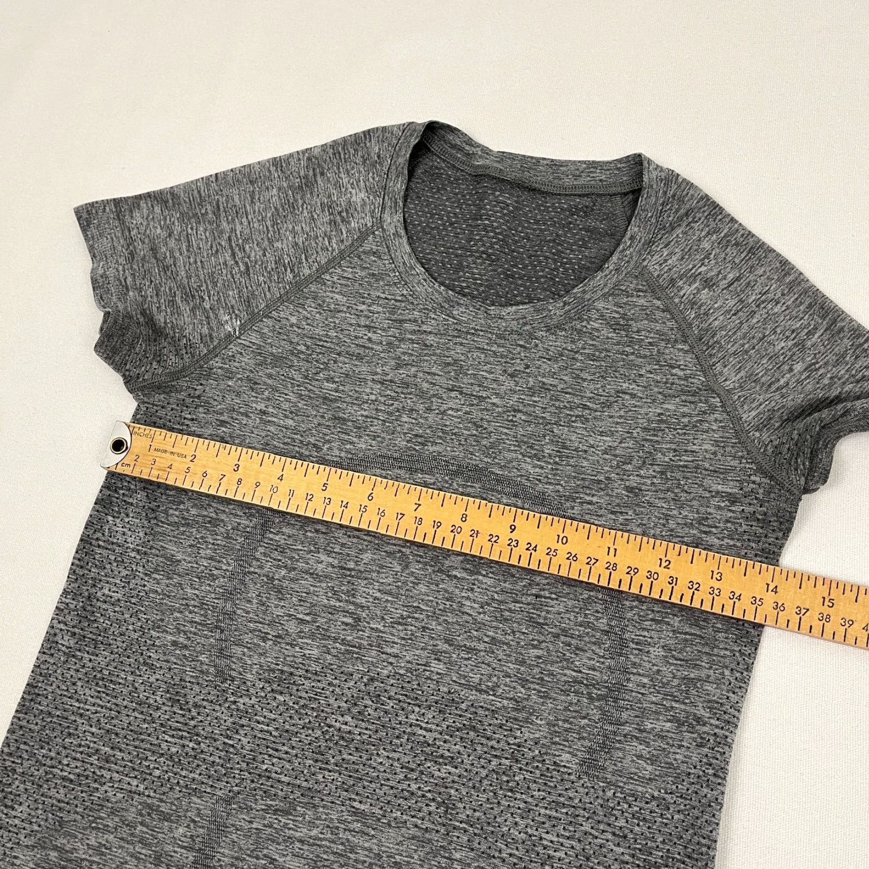 Lululemon Lululemon Swiftly Tech Shirt Sz 4 Gray Active Fitness Gym Short Sleeve Womens Size S / US 4 / IT 40 - 6 Thumbnail
