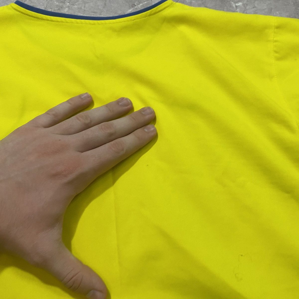 Nike VINTAGE NIKE LEEDS TEE SOCCER JERSEY STRONGBOW 00s Size US S / EU 44-46 / 1 - 14 Thumbnail