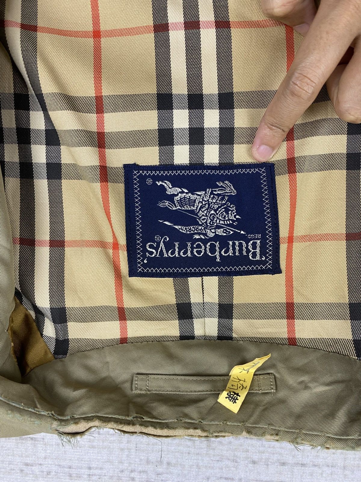 Burberry × Vintage Vintage 90s Burberrys Nova Check Trench Coat Size US M / EU 48-50 / 2 - 11 Thumbnail