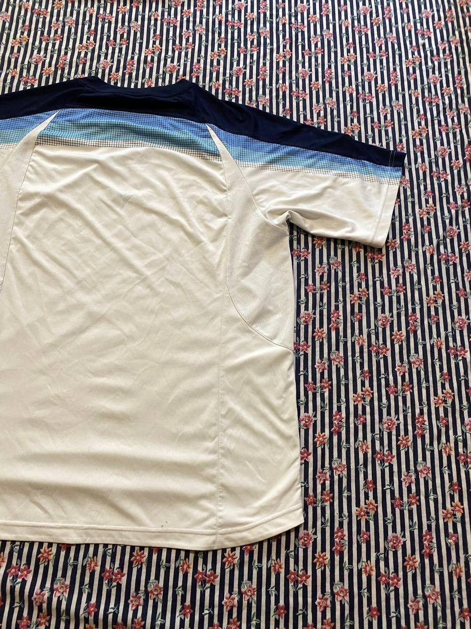 Umbro Umbro logo Streetwear T-Shirt Y2K Vintage Size US XL / EU 56 / 4 - 13 Thumbnail