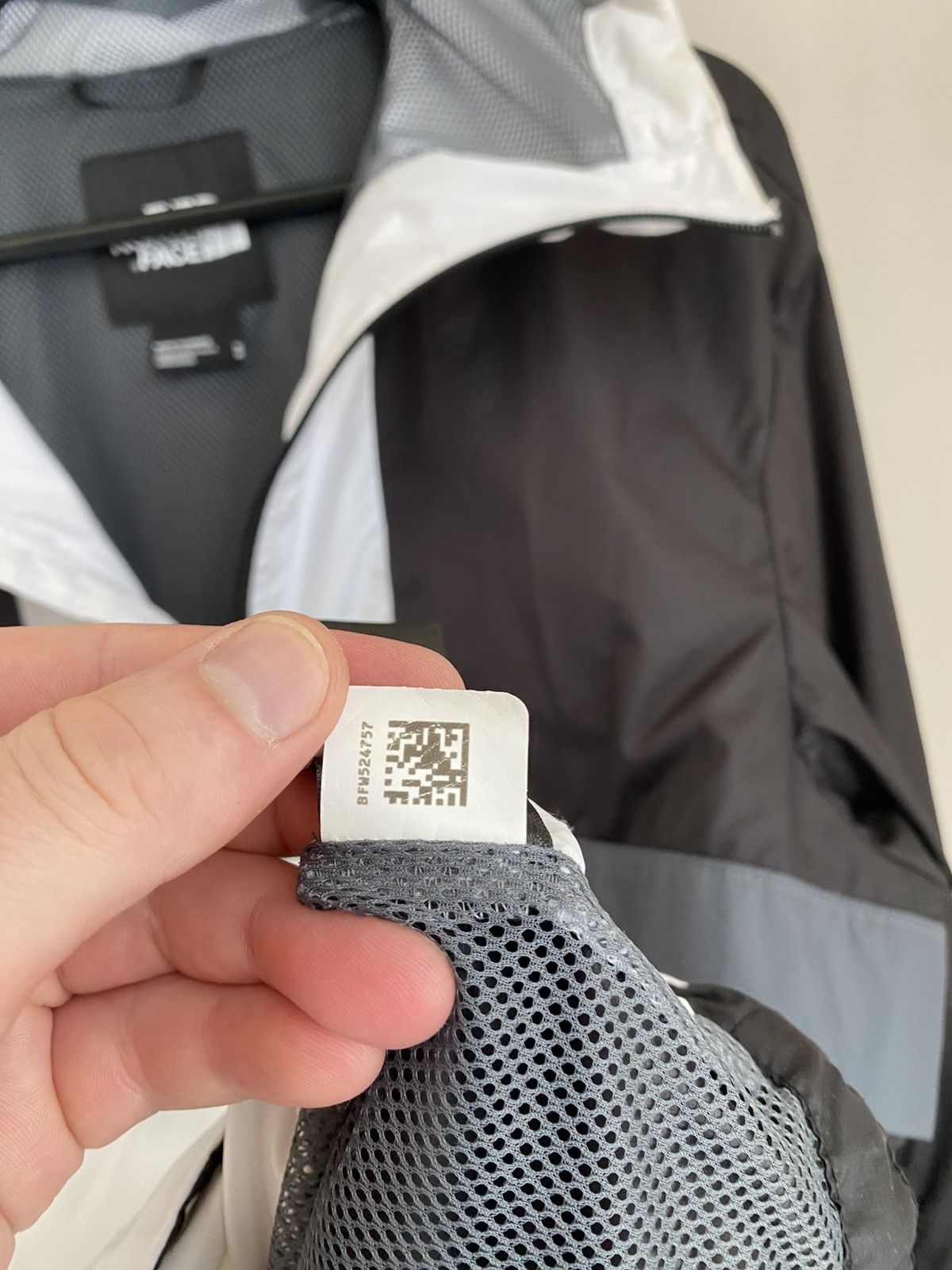 The North Face The North Face Men's Flyweight Anorak Size US M / EU 48-50 / 2 - 7 Thumbnail