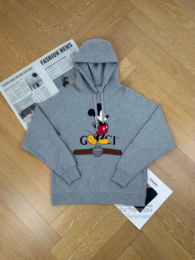 Gucci Gucci Co-branded Mickey Mouse Printed Loose Hooded Sweatsh Size XS / US 0-2 / IT 36-38 - 1 Thumbnail