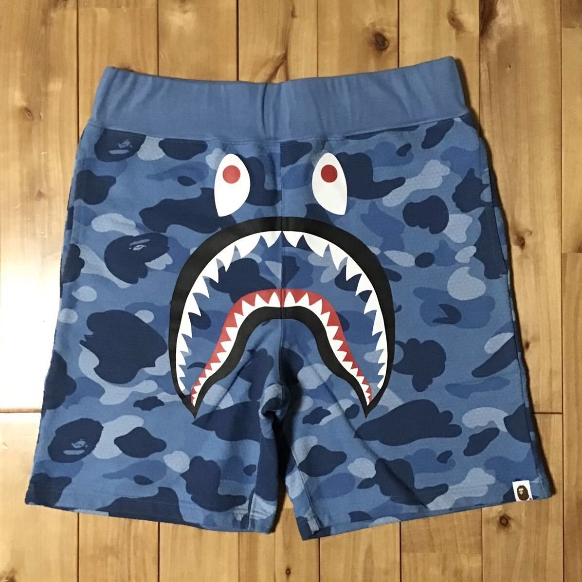 Bape BAPE HONEYCOMB camo shark sweat shorts a bathing ape ★size M Size US 32 / EU 48 - 1 Thumbnail