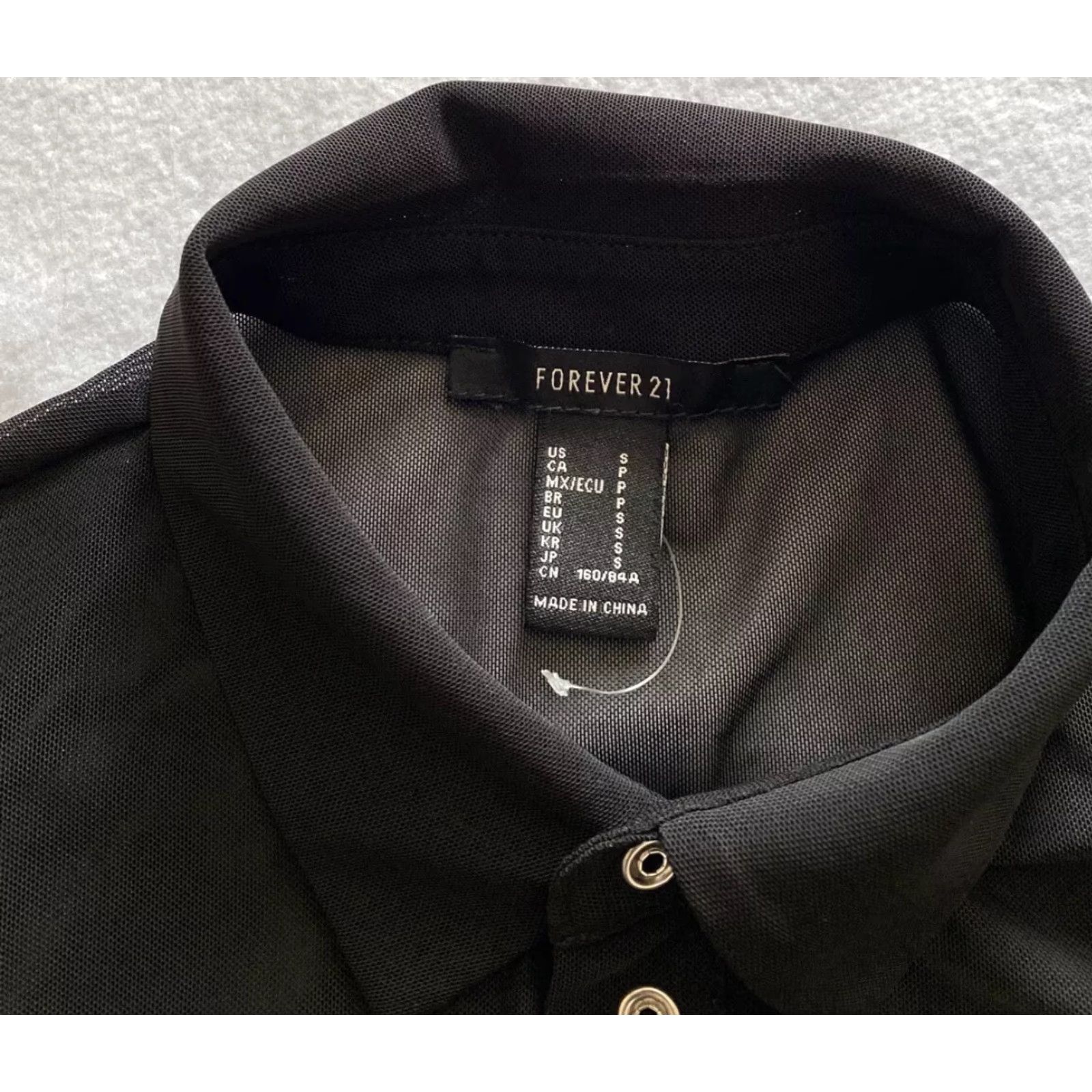 Forever 21 FOREVER 21 Shirt Tops Blouse Womens S Black Long Sleeve Sheer Zig Zag Striping Button-Up Casual Work All Seasons Regular Size S Womens Size S / US 4 / IT 40 - 2 Thumbnail