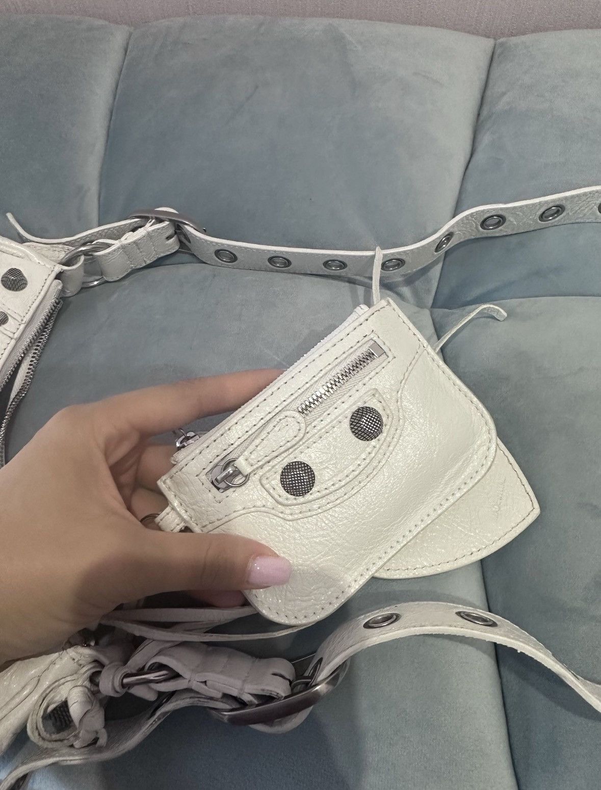 Balenciaga Balenciaga Le Cagole XS White Shoulder Bag Size ONE SIZE - 6 Thumbnail