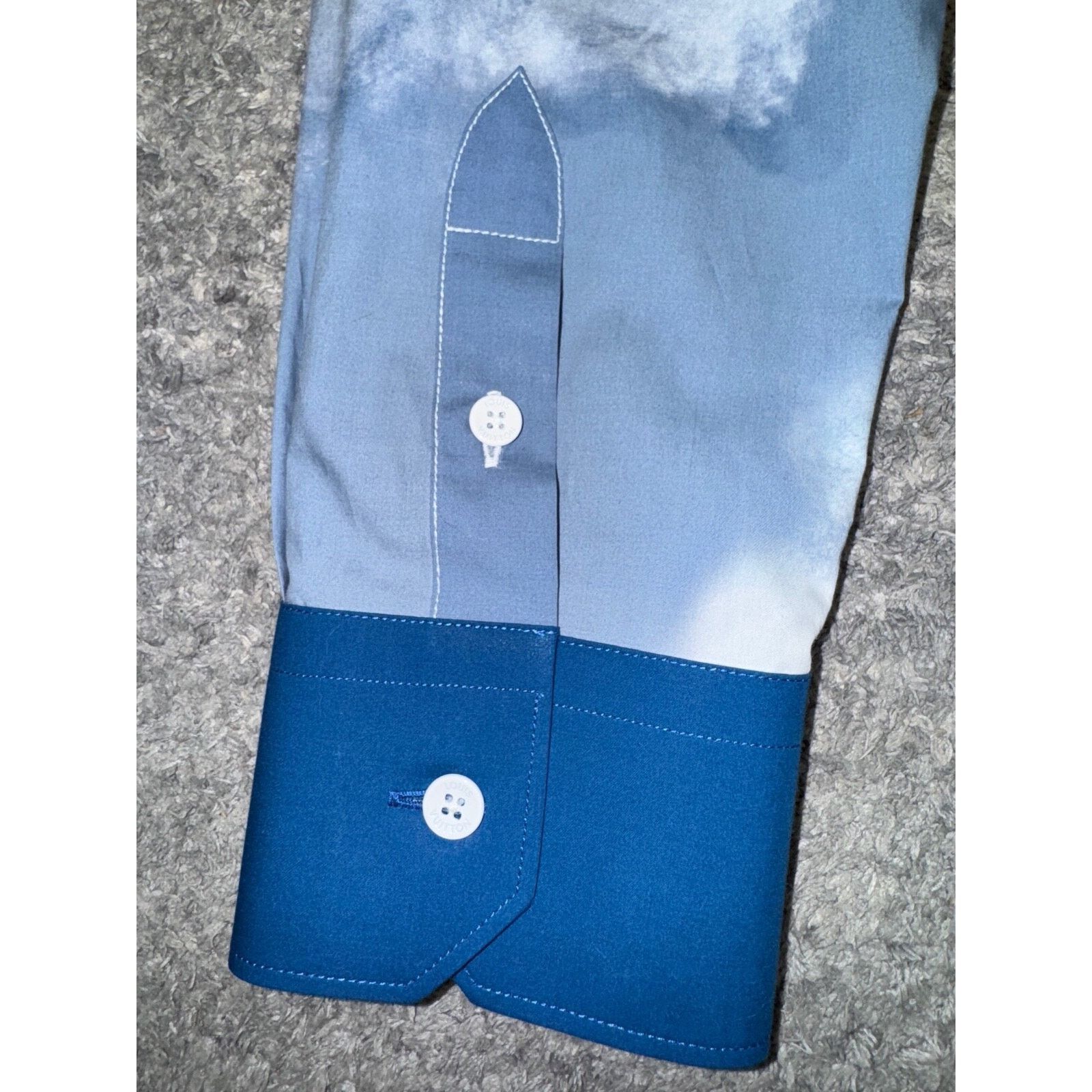 Louis Vuitton Louis Vuitton Clouds Blue White Logo Long Sleeve Button Up Size US L / EU 52-54 / 3 - 13 Thumbnail