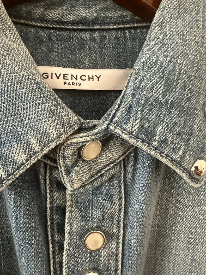 Givenchy Givenchy Studded Denim Shirt Jacket Coat Size XXS / US 00 / IT 34 - 3 Thumbnail