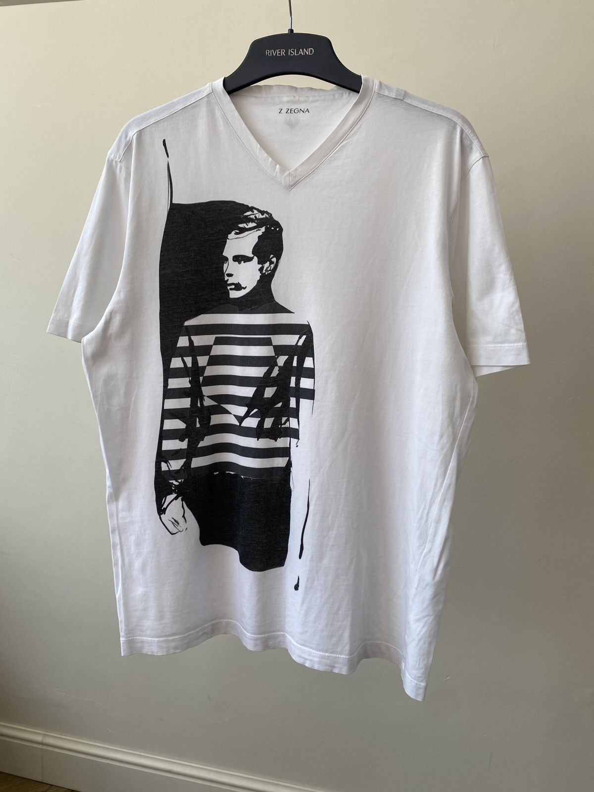 Z Zegna Vintage Z Zegna Printed V-neck T-shirt Size US M / EU 48-50 / 2 - 4 Thumbnail