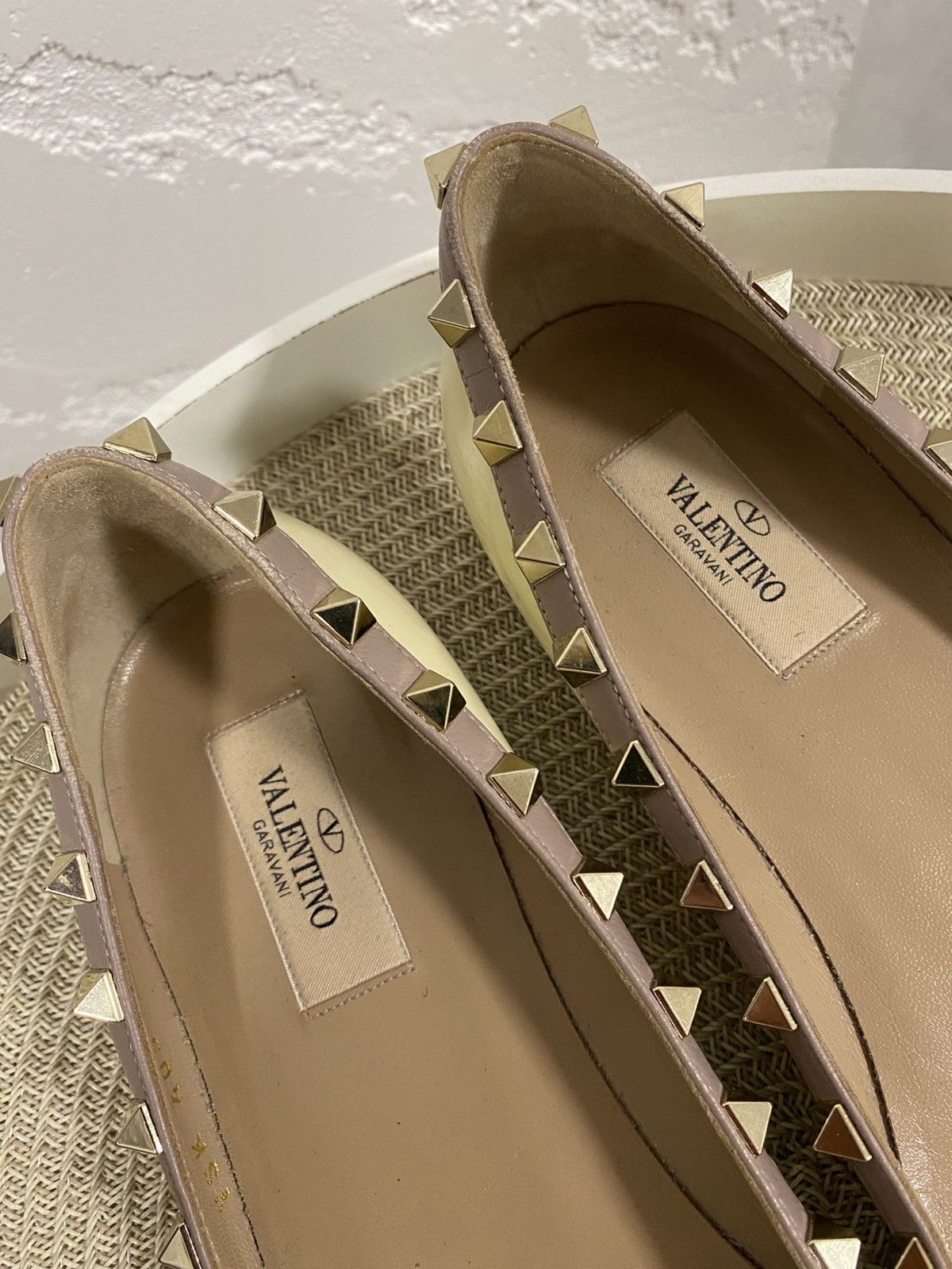 Valentino Valentino Rockstud Beige Patent Ballet Flats Size: 37.5 Size US 7.5 / IT 37.5 - 2 Thumbnail