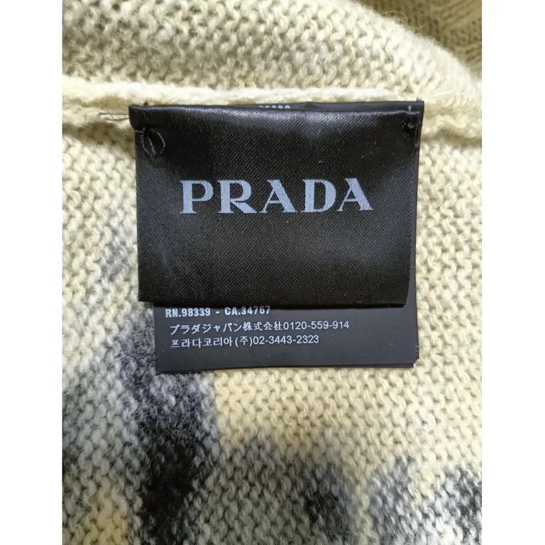 Prada Iconic Prada Fall 2017 Shetland Wool Sweater Size US S / EU 44-46 / 1 - 5 Thumbnail