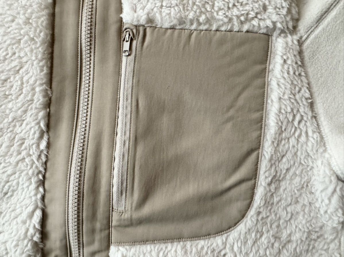 Uniqlo × White Mountaineering Medium White Fleece Long-Sleeve Hoodie Pullover Jacket Coat Size US M / EU 48-50 / 2 - 10 Thumbnail