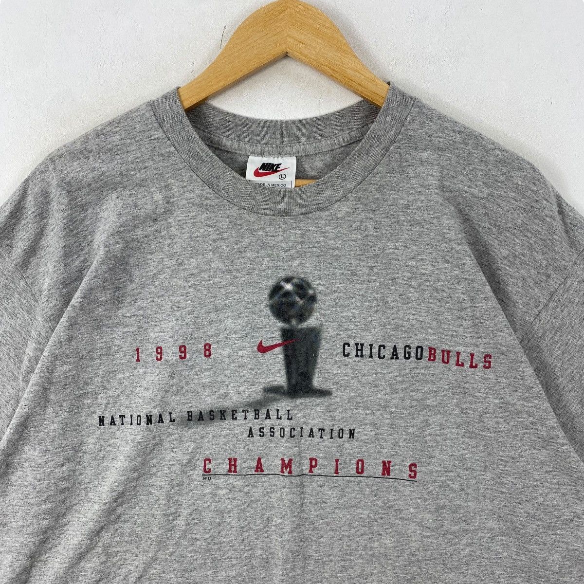 Nike Vintage 90's NIKE CHICAGO BULLS Nba Finals '98 Champions Tee Size US L / EU 52-54 / 3 - 2 Thumbnail