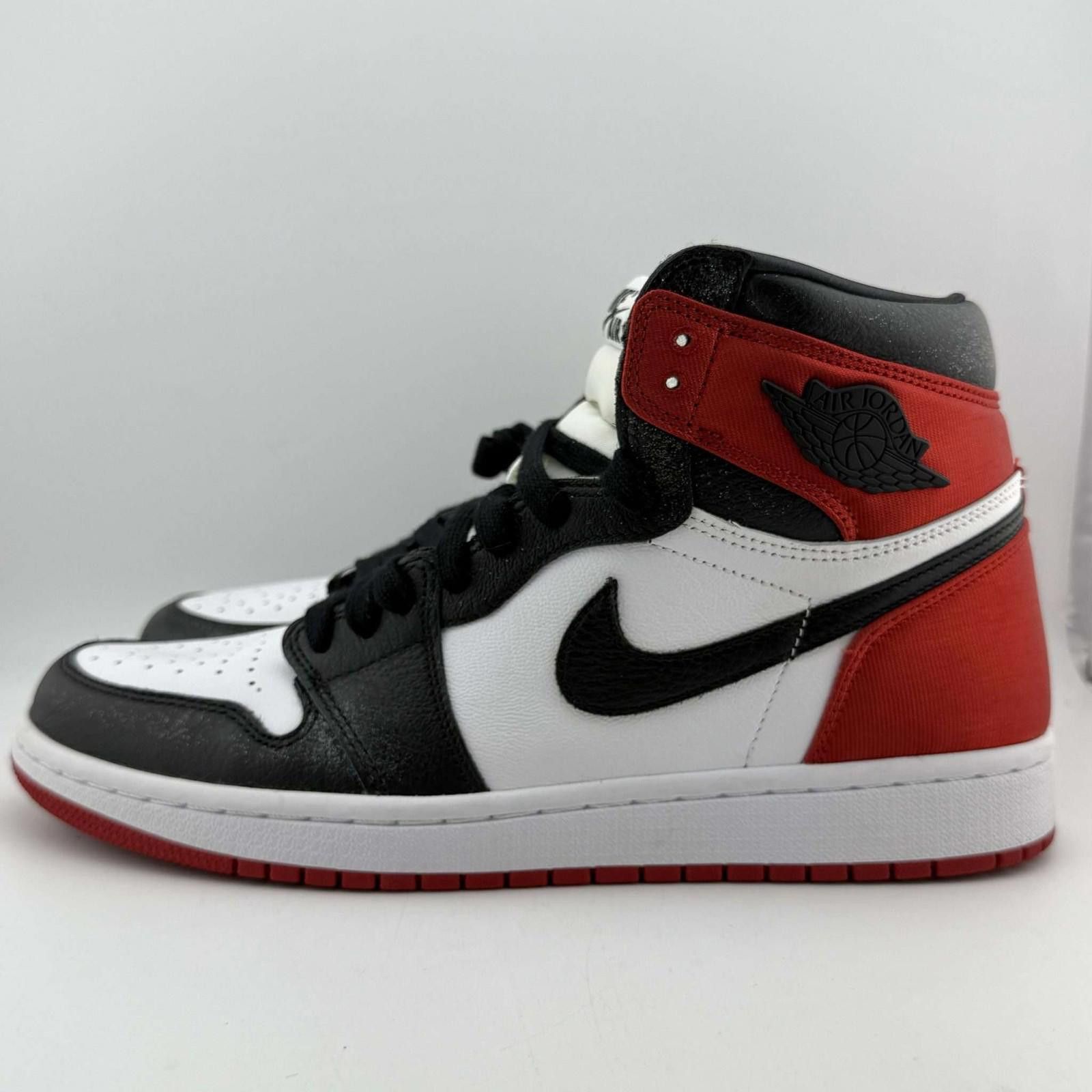 Nike Jordan 1 Satin Black Toe 10.5W Used OG Box Size US 9 / IT 39 - 2 Thumbnail