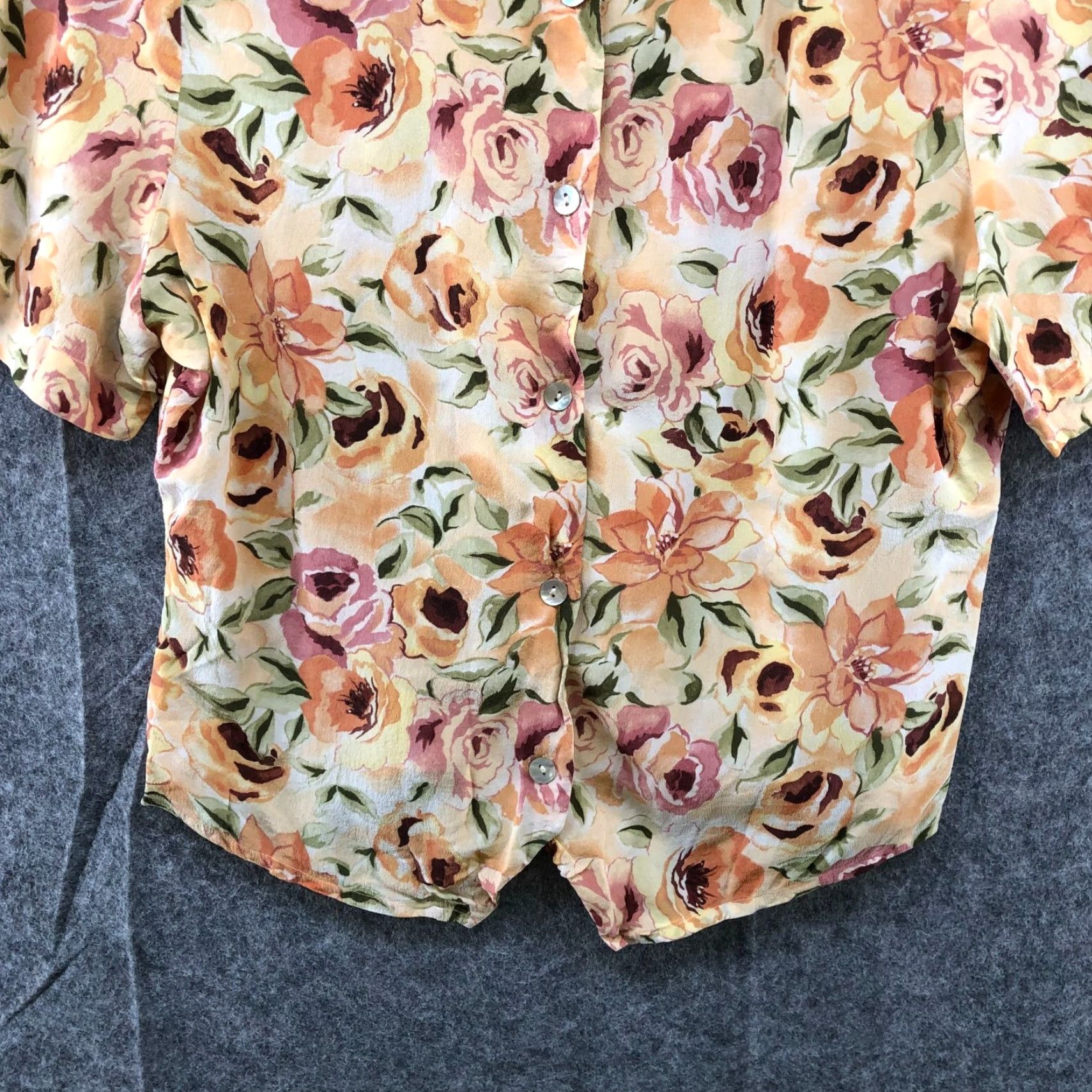 MooRER VINTAGE Jennifer Moore Blouse Shirt Womens 10P Peach Floral Silk Short Sleeve Button Front Female"} Size L / US 10 / IT 46 - 4 Thumbnail