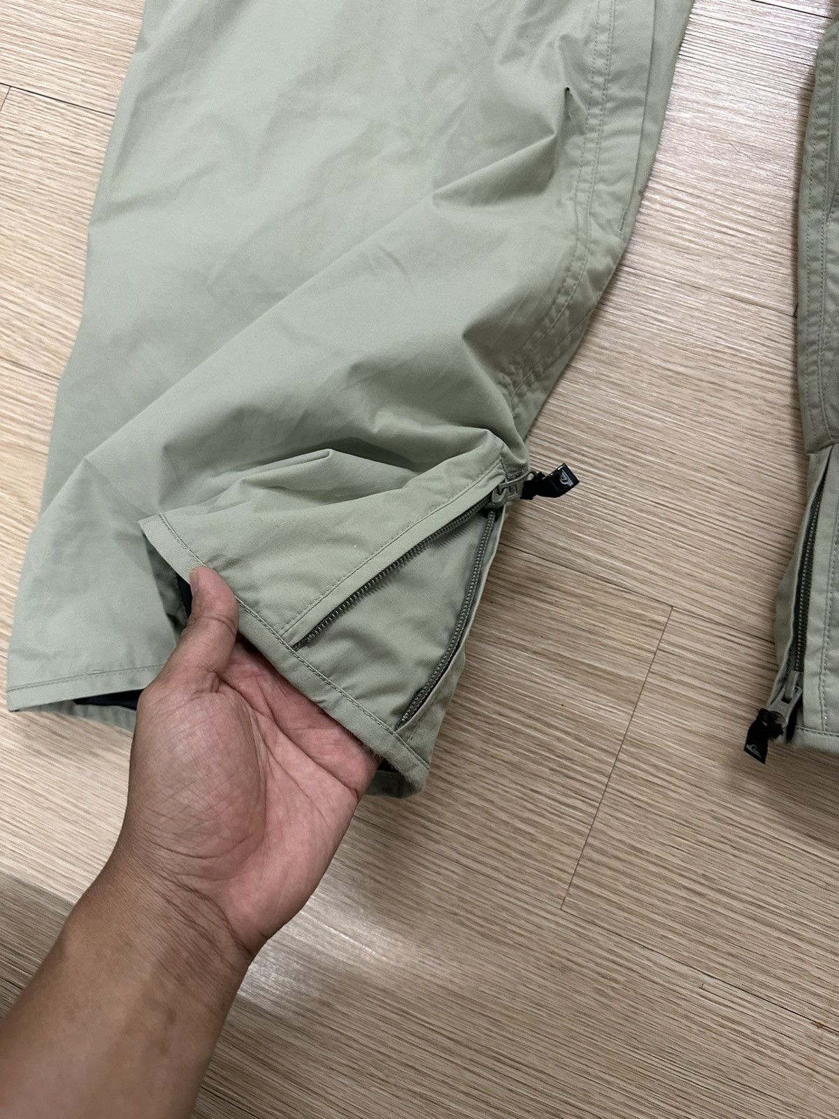 Beauty Beast × Quiksilver × Vintage Rare Vintage Quiksilver Gorpcore Baggy Parachute Pants Size US 33 - 11 Thumbnail
