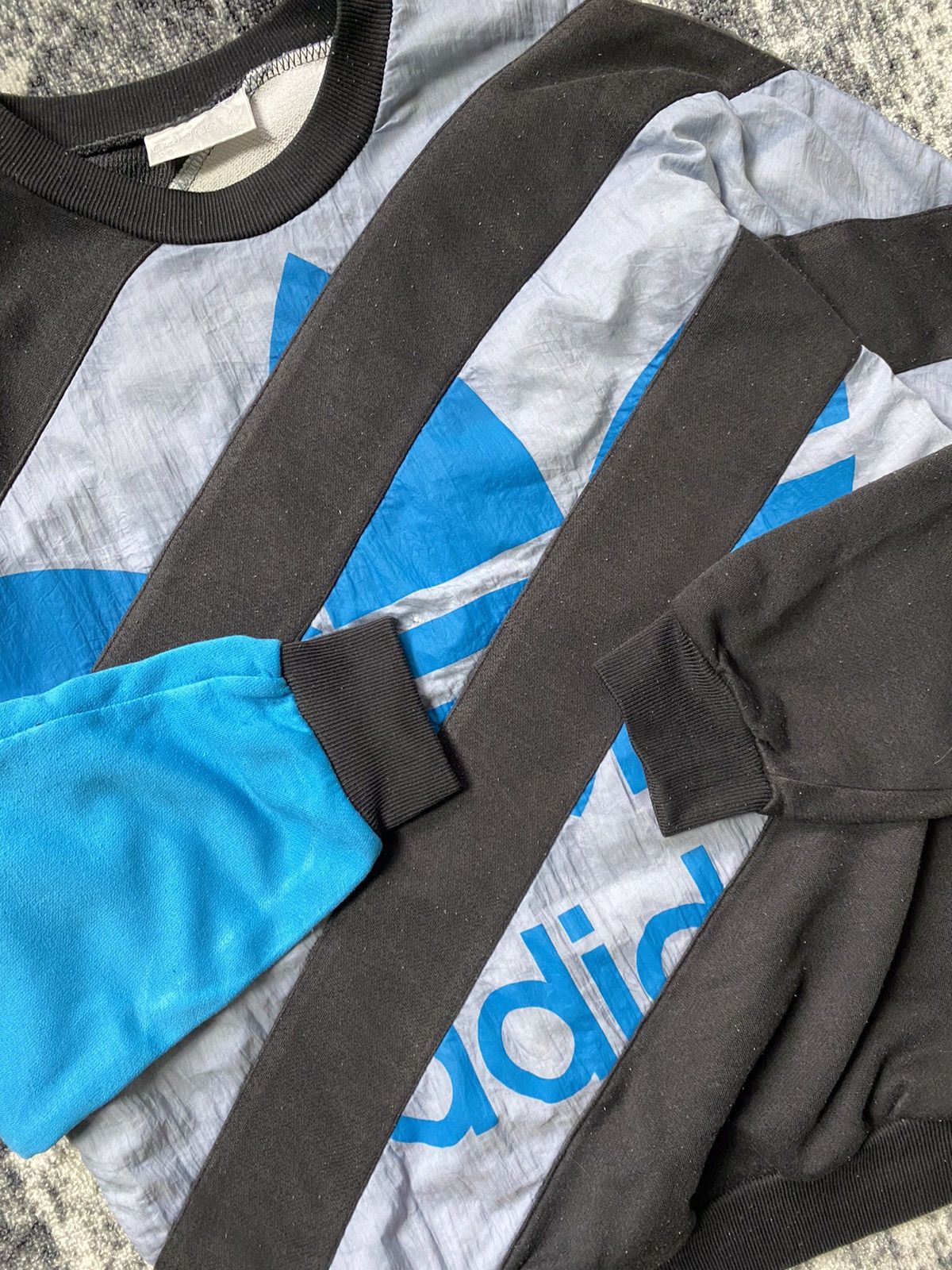 Adidas × Vintage Vintage Adidas Sweatshirt Big logo From both sides Y2K 90s Size US M / EU 48-50 / 2 - 6 Thumbnail