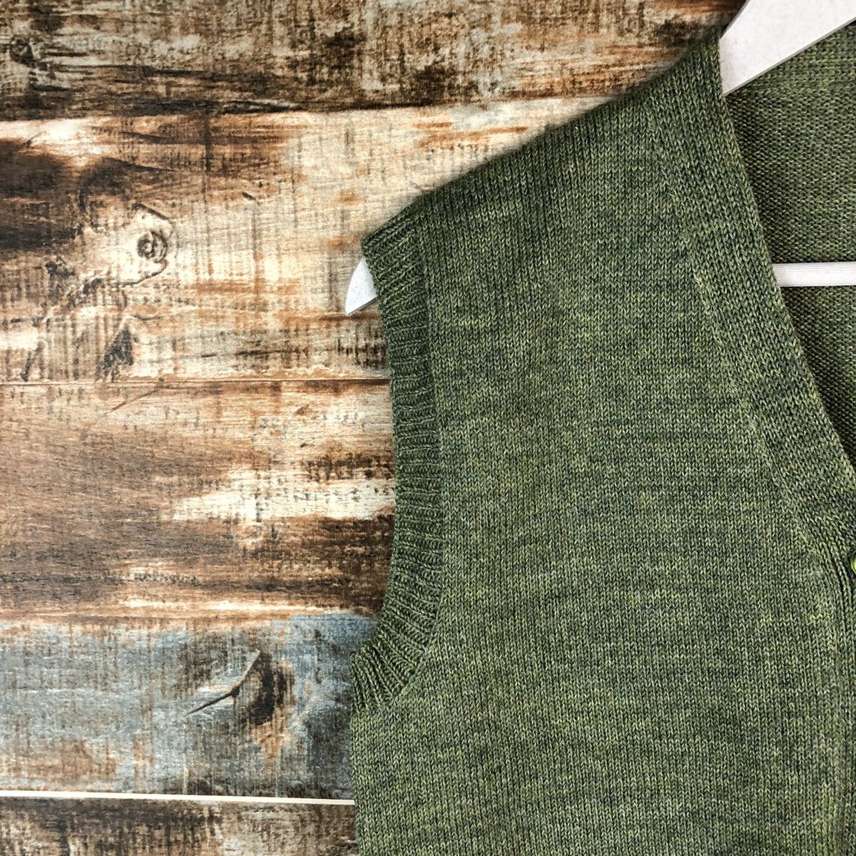 Japanese Brand Japanese Brand vintage Green Vest Knitwear #A2490 Size US S / EU 44-46 / 1 - 7 Thumbnail