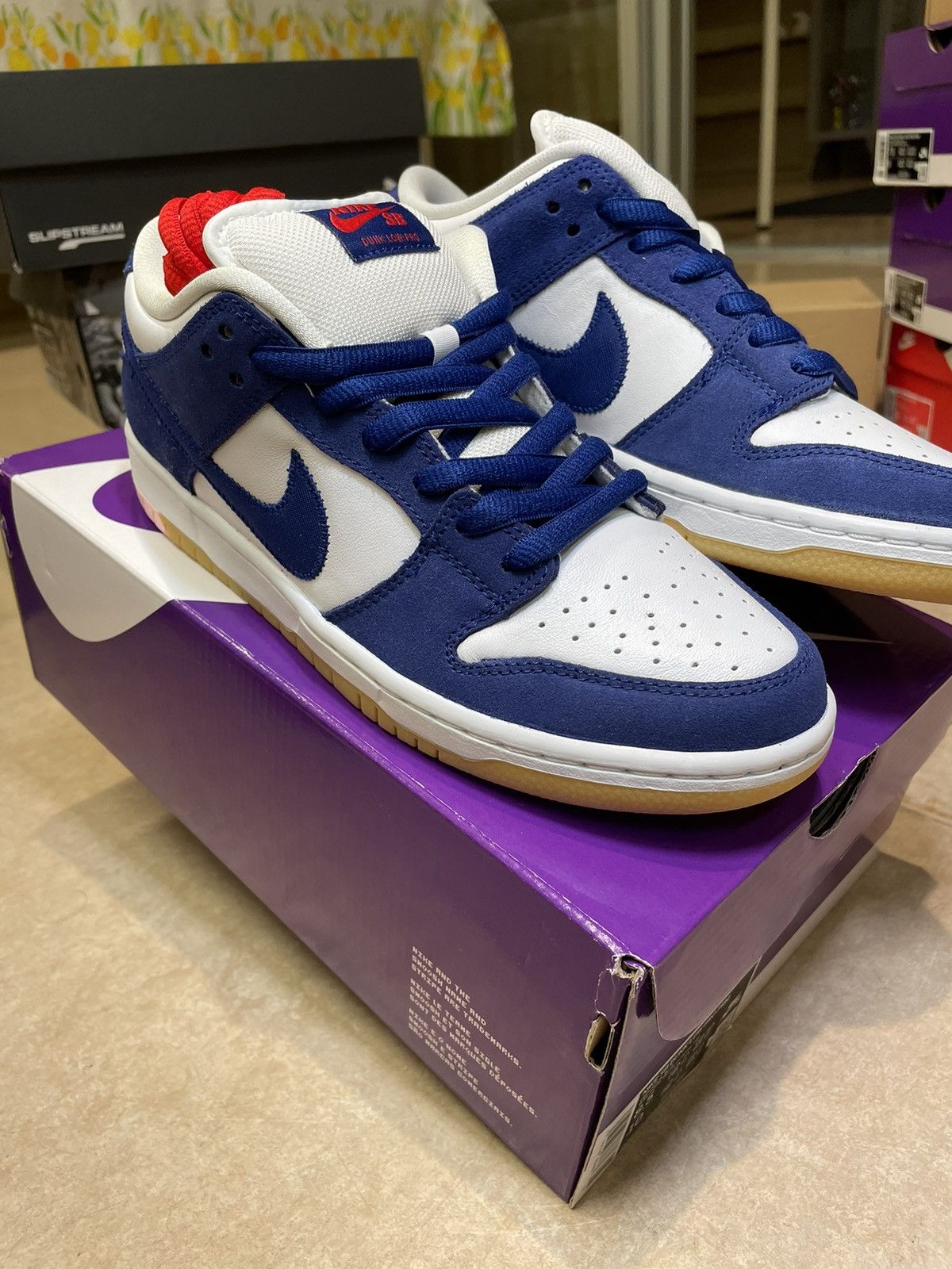 size 8.5 NIKE SB DUNK LOW LA DODGERS MLB party pack
