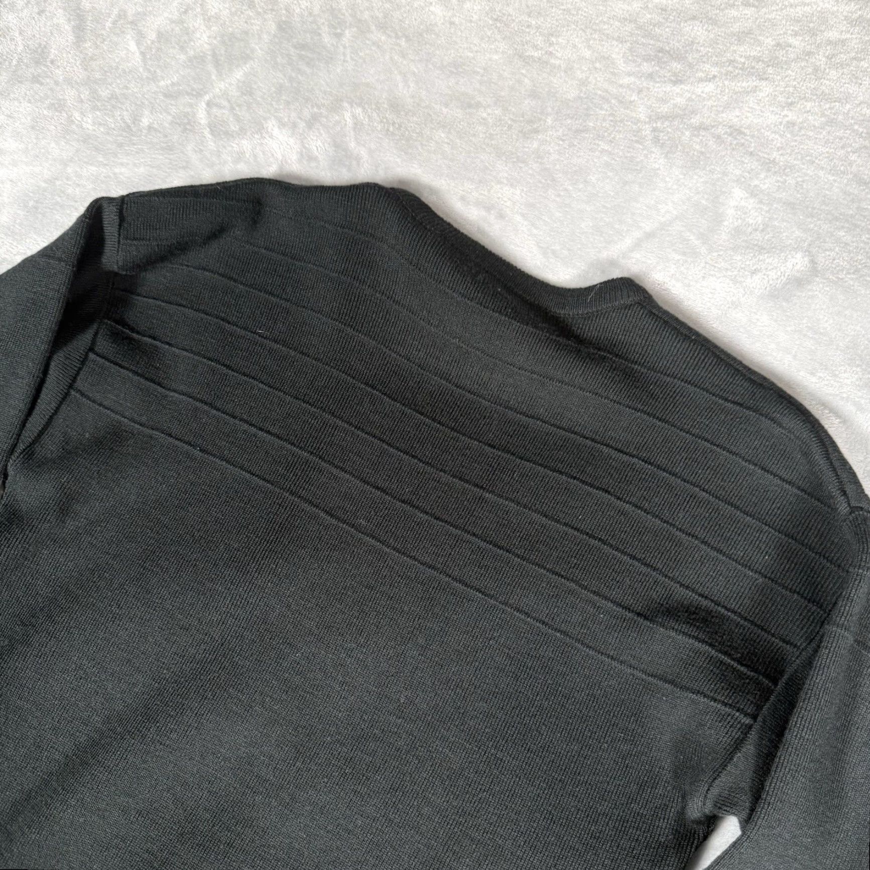 Vintage VINTAGE Hermans Sweater Mens M (Fits S) Slim Fit Wool Acrylic Black Crew Neck Long Sleeve 90s Pullover Size US S / EU 44-46 / 1 - 4 Thumbnail