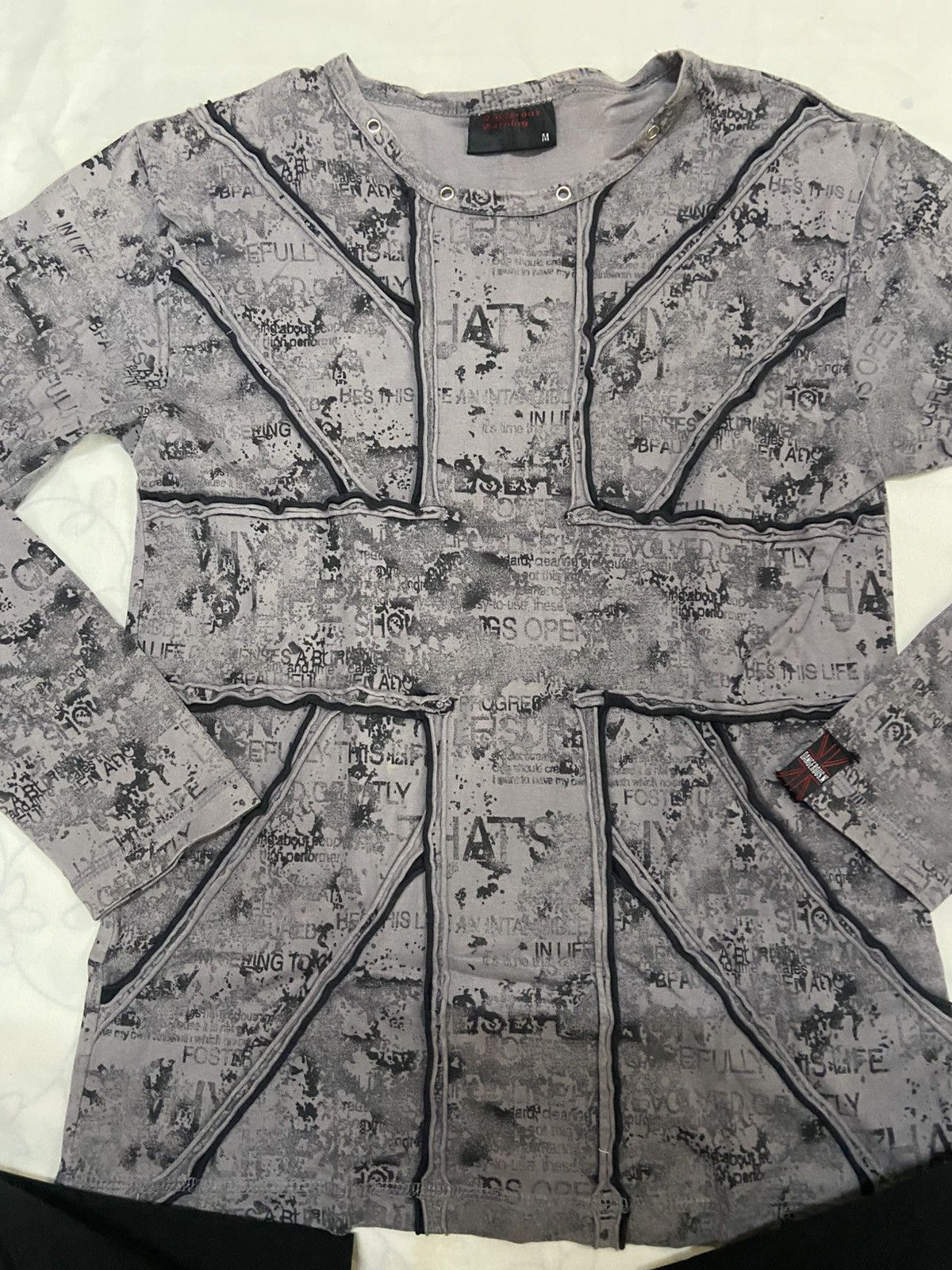 If Six Was Nine × Vintage dangerous warning Size US M / EU 48-50 / 2 - 3 Thumbnail