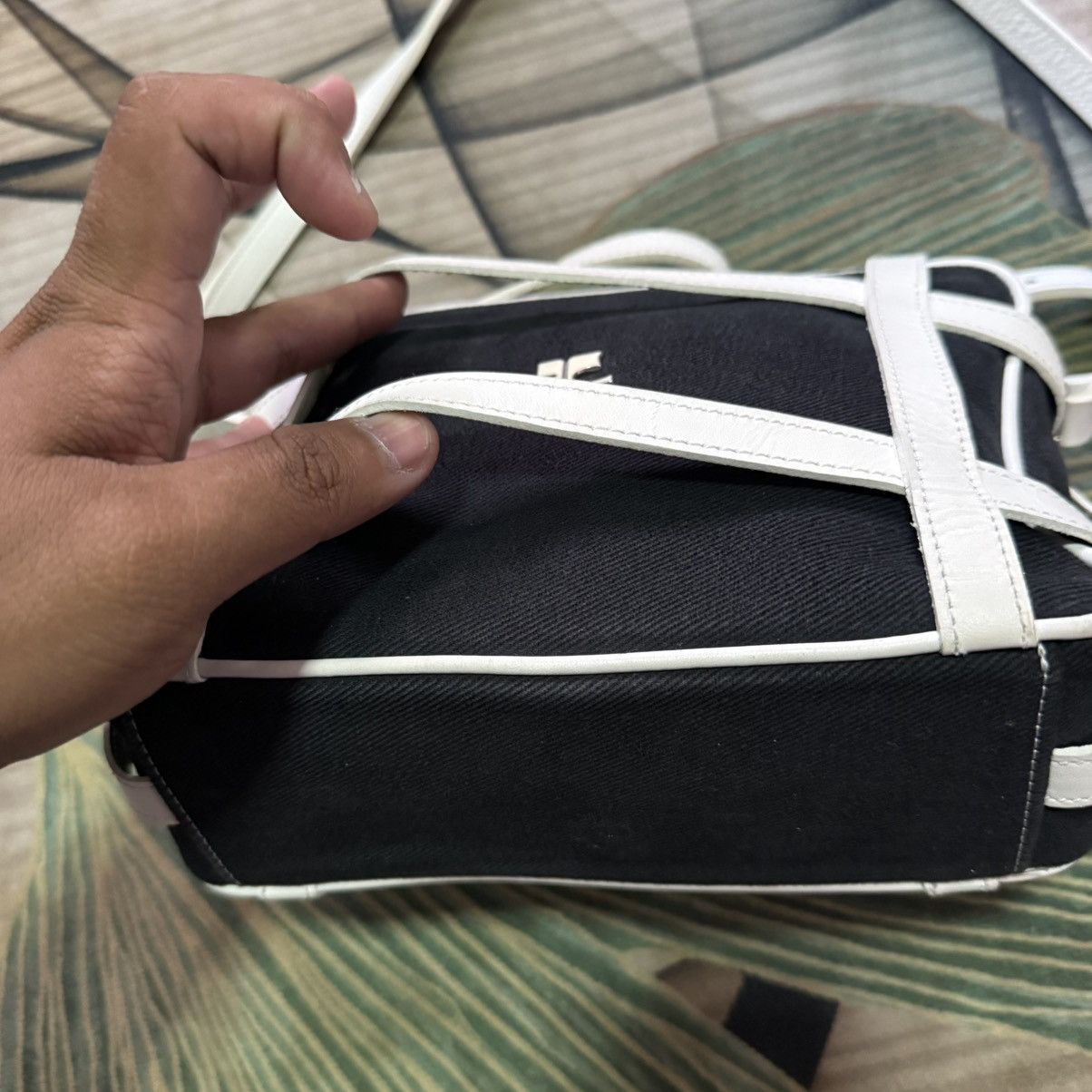 Courreges Vintage Courreges Sling Bag Size ONE SIZE - 7 Thumbnail