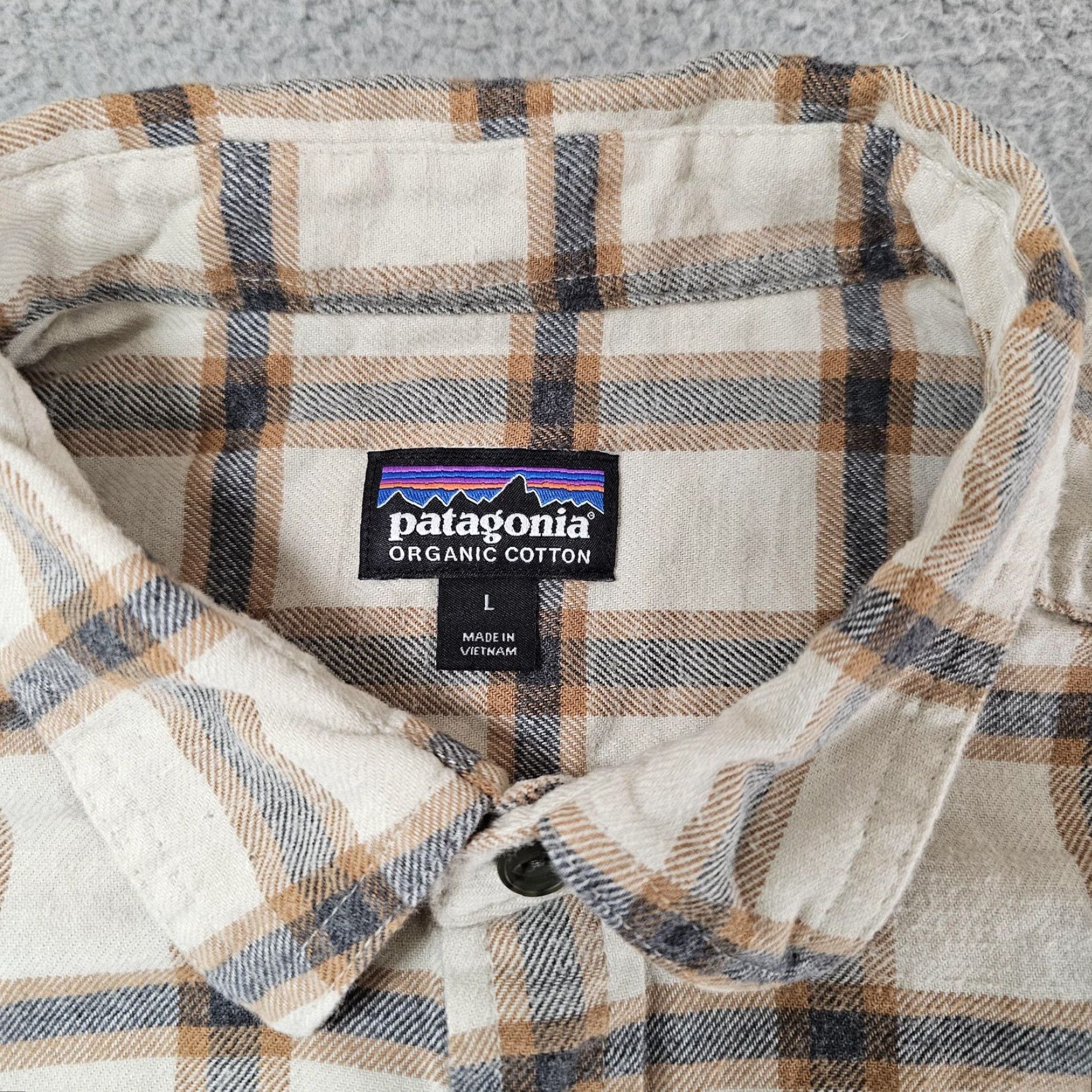 Patagonia Patagonia Shirt Mens Large Beige Plaid Organic Cotton Flannel Long Sleeve 54020 Size US L / EU 52-54 / 3 - 2 Thumbnail