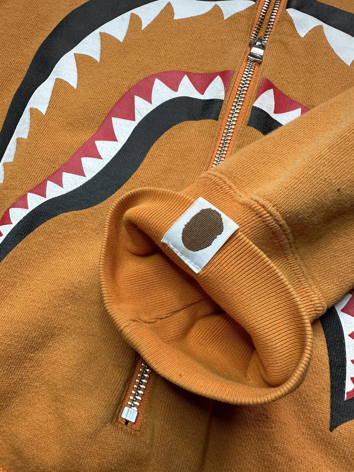 Bape Bape shark orange crewneck Size US M / EU 48-50 / 2 - 5 Thumbnail
