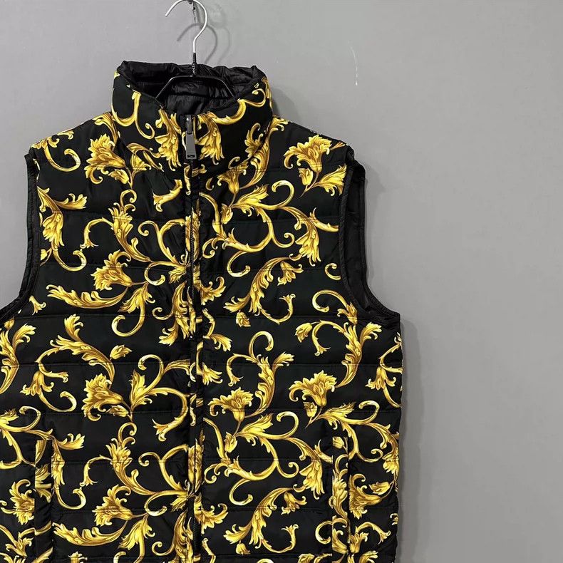 Versace Versace Baroque style reversible down jacket vest Size M / US 6-8 / IT 42-44 - 2 Thumbnail