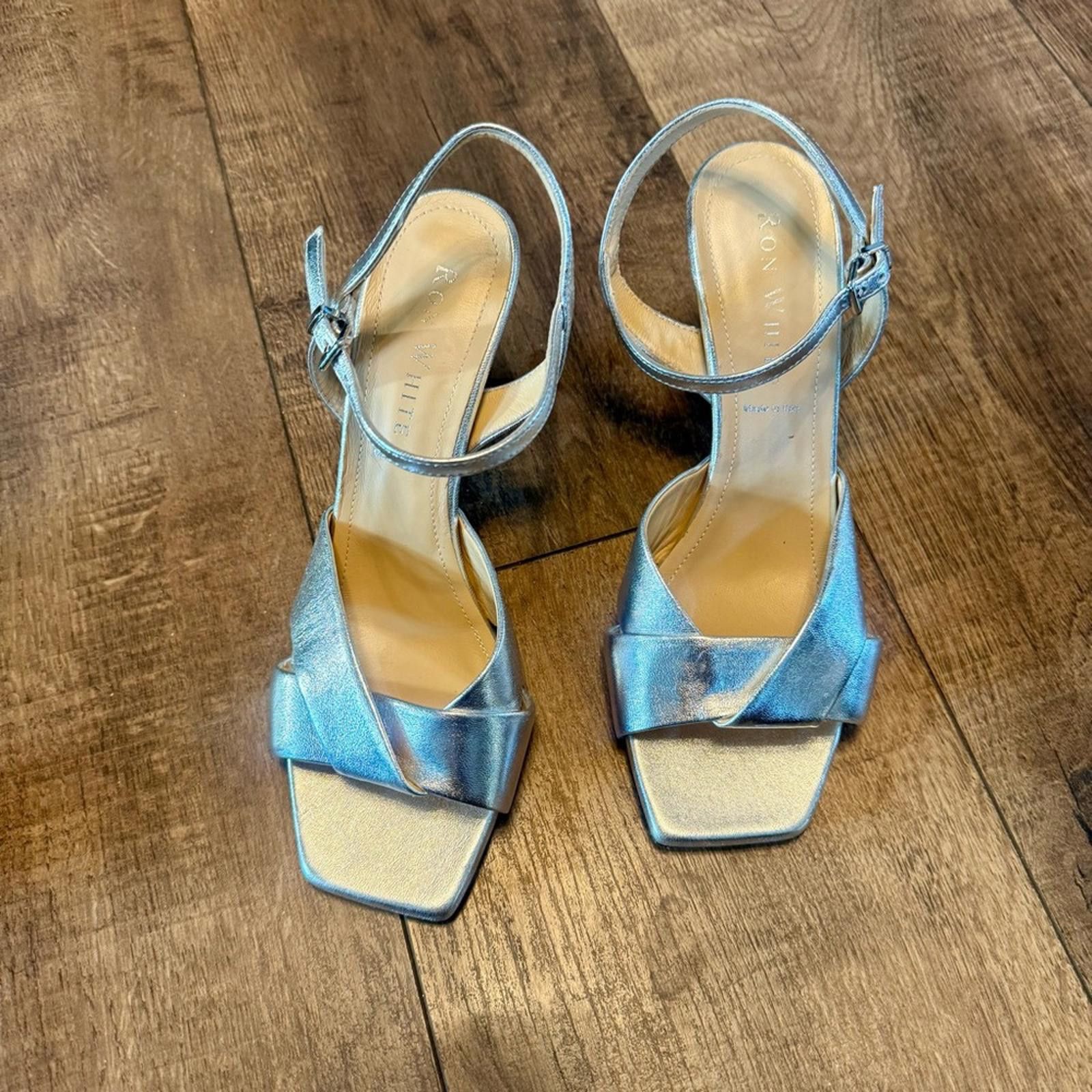 Ron White Ron White Silver ‘Ainsley’ Heels Size 39 Size US 8 / IT 38 - 2 Thumbnail