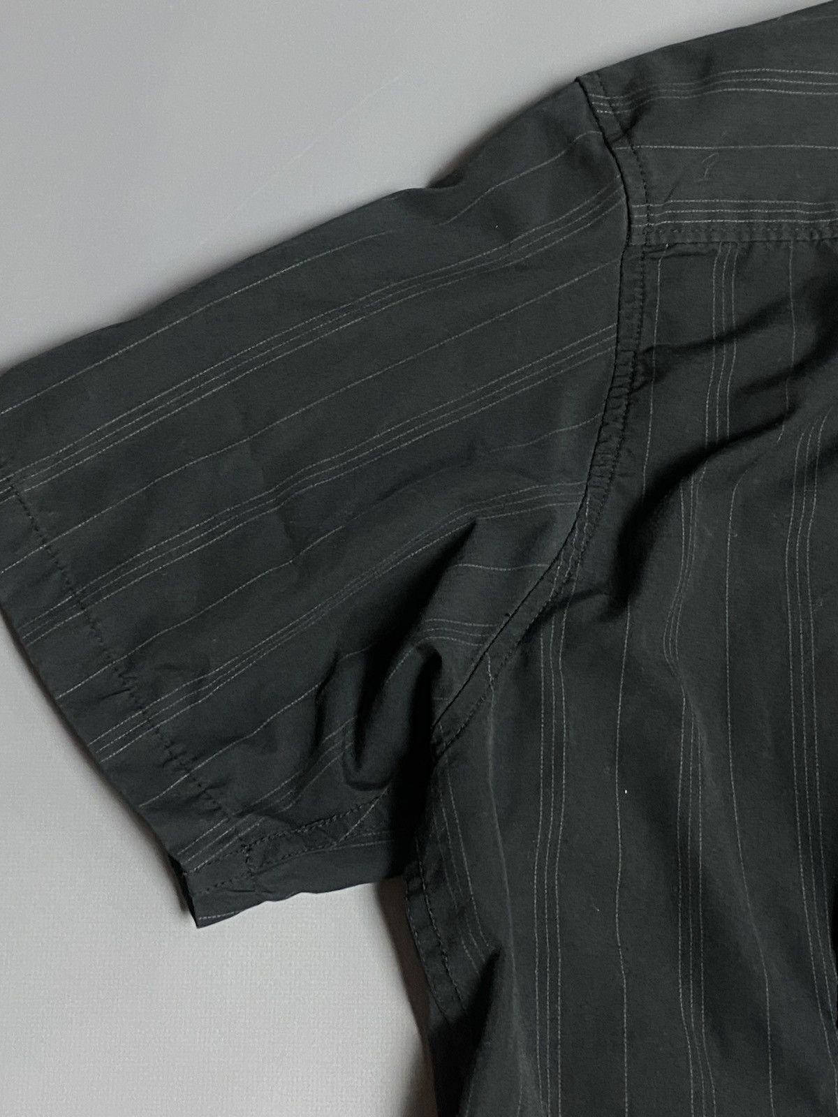 Oakley Oakley DSGN RVLCM SPR’09 Black Striped Short Sleeve Shirt L Size US L / EU 52-54 / 3 - 11 Thumbnail