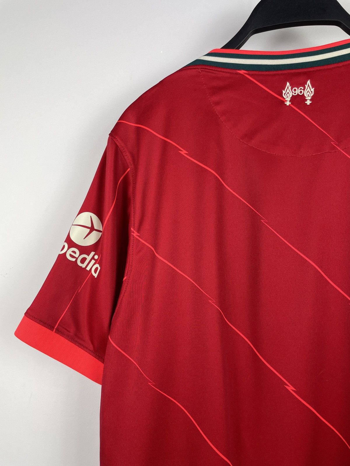 Nike Nike Liverpool Soccer Jersey Size US L / EU 52-54 / 3 - 13 Thumbnail