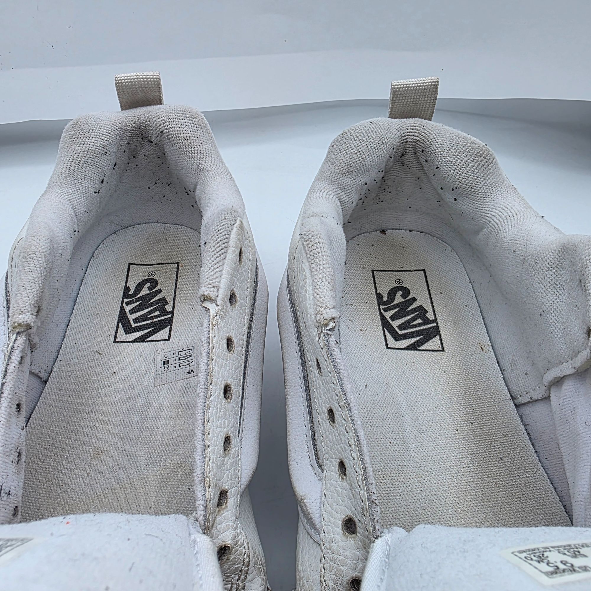 Vans Vans Knu Skool Womens 9.5 Triple White Leather Skate Shoes D Size US 9.5 / IT 39.5 - 7 Thumbnail