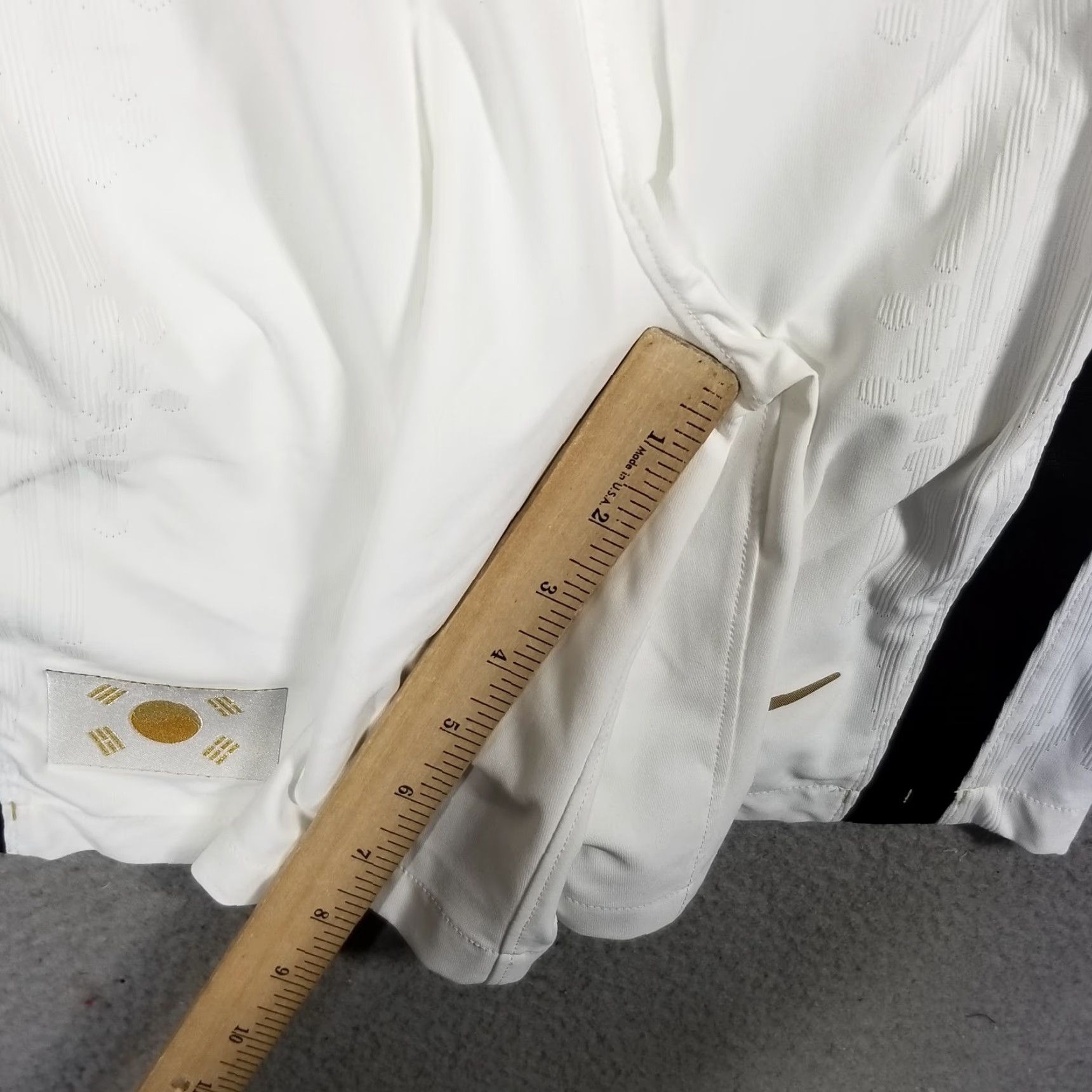 Nike VINTAGE Nike Soccer Shorts Men Small White Gold Activewear 90s Son Heung-min Korea Size US 29 - 6 Thumbnail