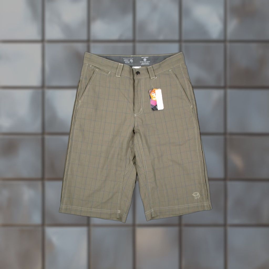 Mountain Hardwear Mountain Hardwear Shorts Mens 30 Beige Plaid Trotter Trunk Outdoor Chino Casual Size US 30 / EU 46 - 1 Thumbnail